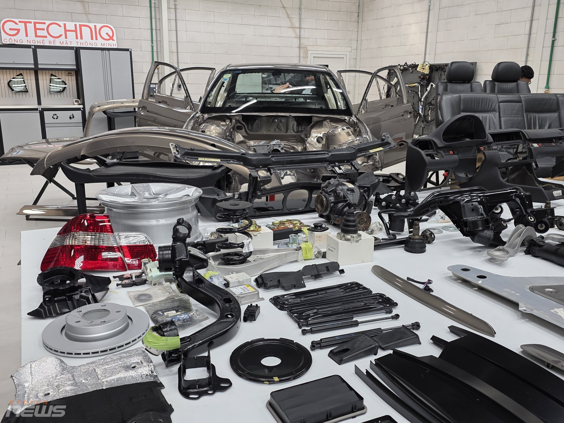 Người dành 4 năm phục hồi chiếc BMW 325i E46 để tìm lại 'cảm giác nguyên bản' Người dành 4 năm phục hồi chiếc BMW 325i E46 để tìm lại 'cảm giác nguyên bản'