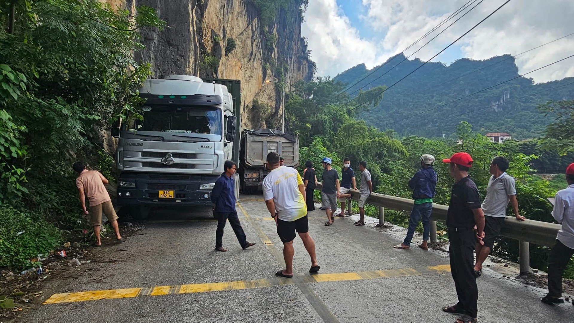 Tổng hợp tin tức tai nạn giao thông ngày 27/9/2025 Tổng hợp tin tức tai nạn giao thông ngày 27/9/2025