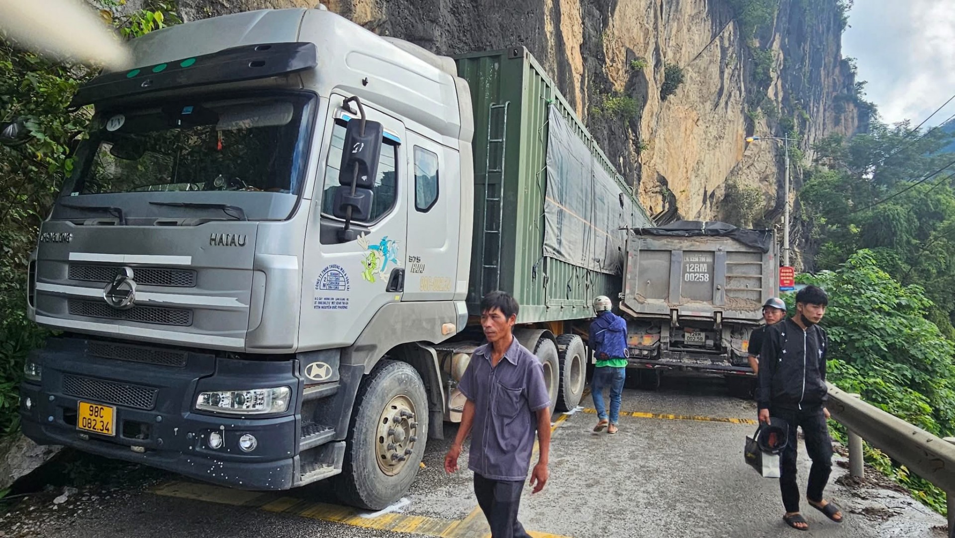 Tổng hợp tin tức tai nạn giao thông ngày 27/9/2025 Tổng hợp tin tức tai nạn giao thông ngày 27/9/2025
