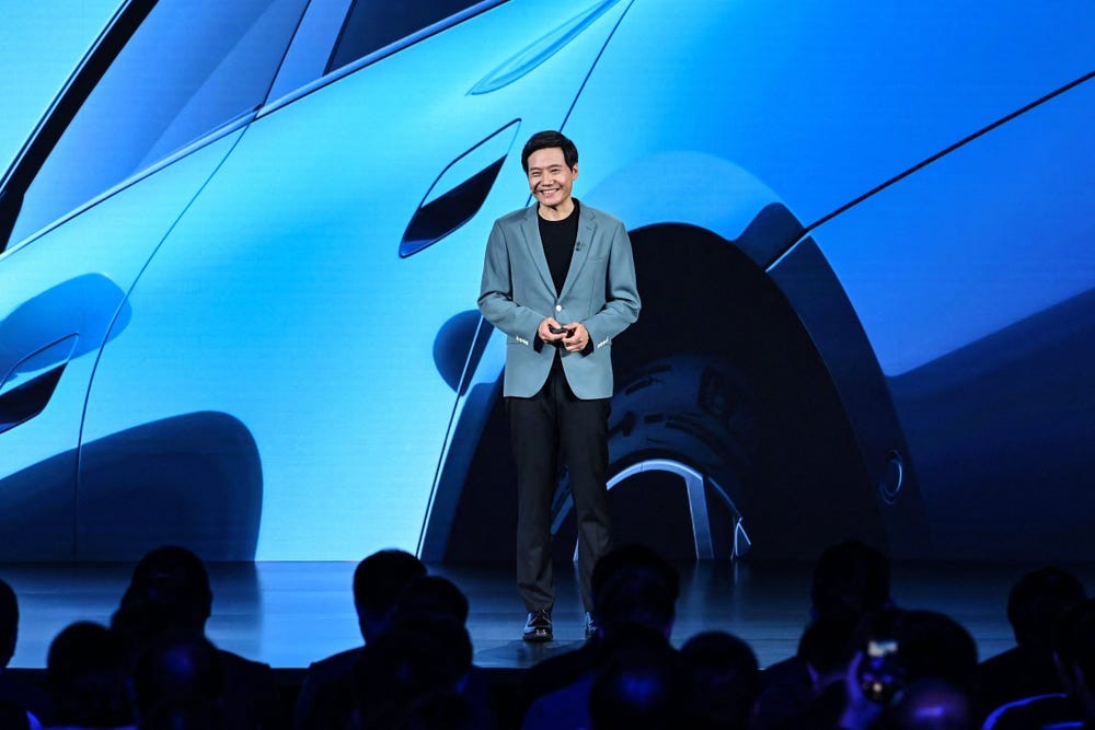 CEO Xiaomi thừa nhận công ty đã mua xe điện Tesla để tháo rời, học hỏi bí mật của đối thủ