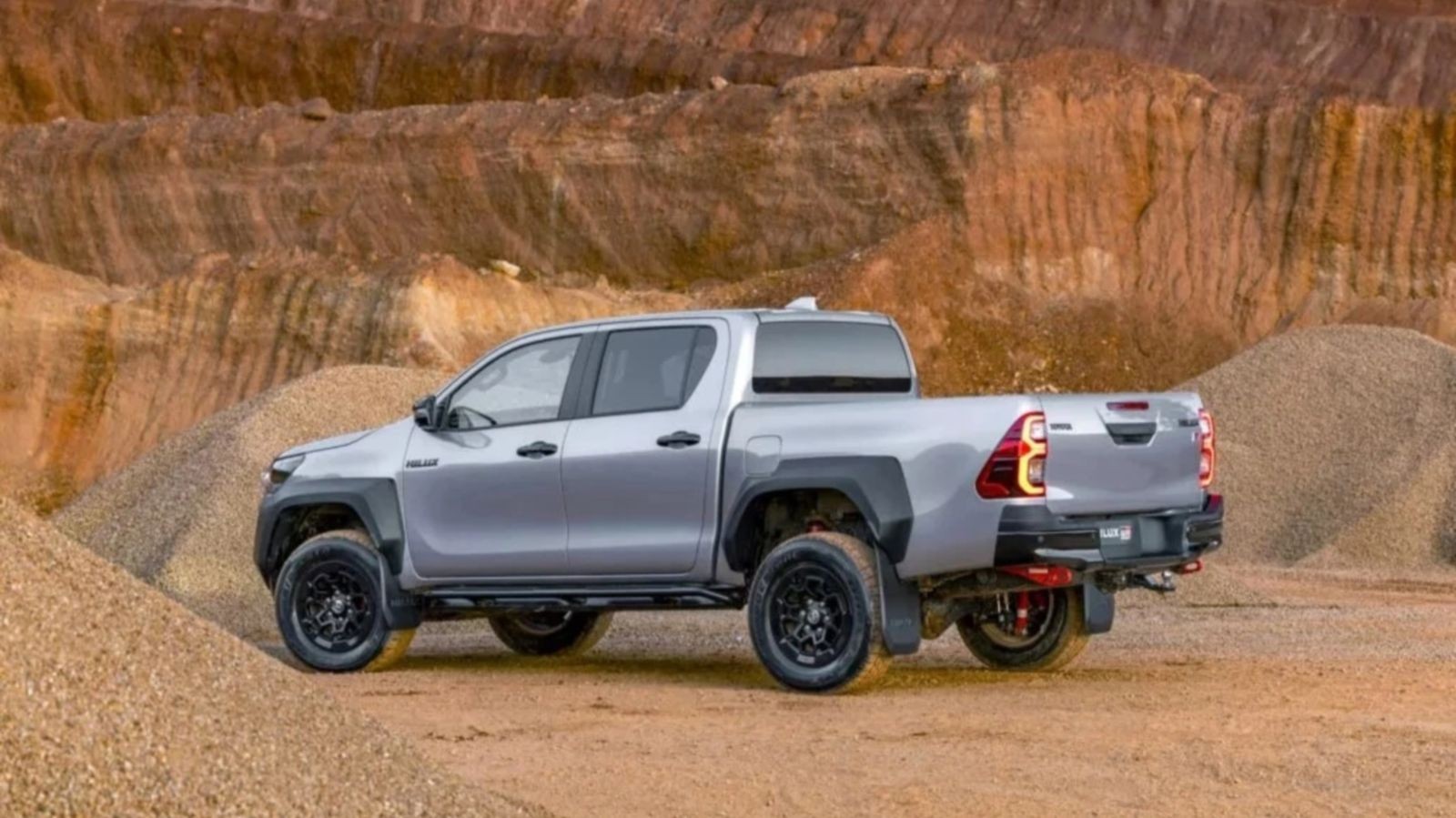 Toyota Hilux thế hệ mới sắp ra mắt