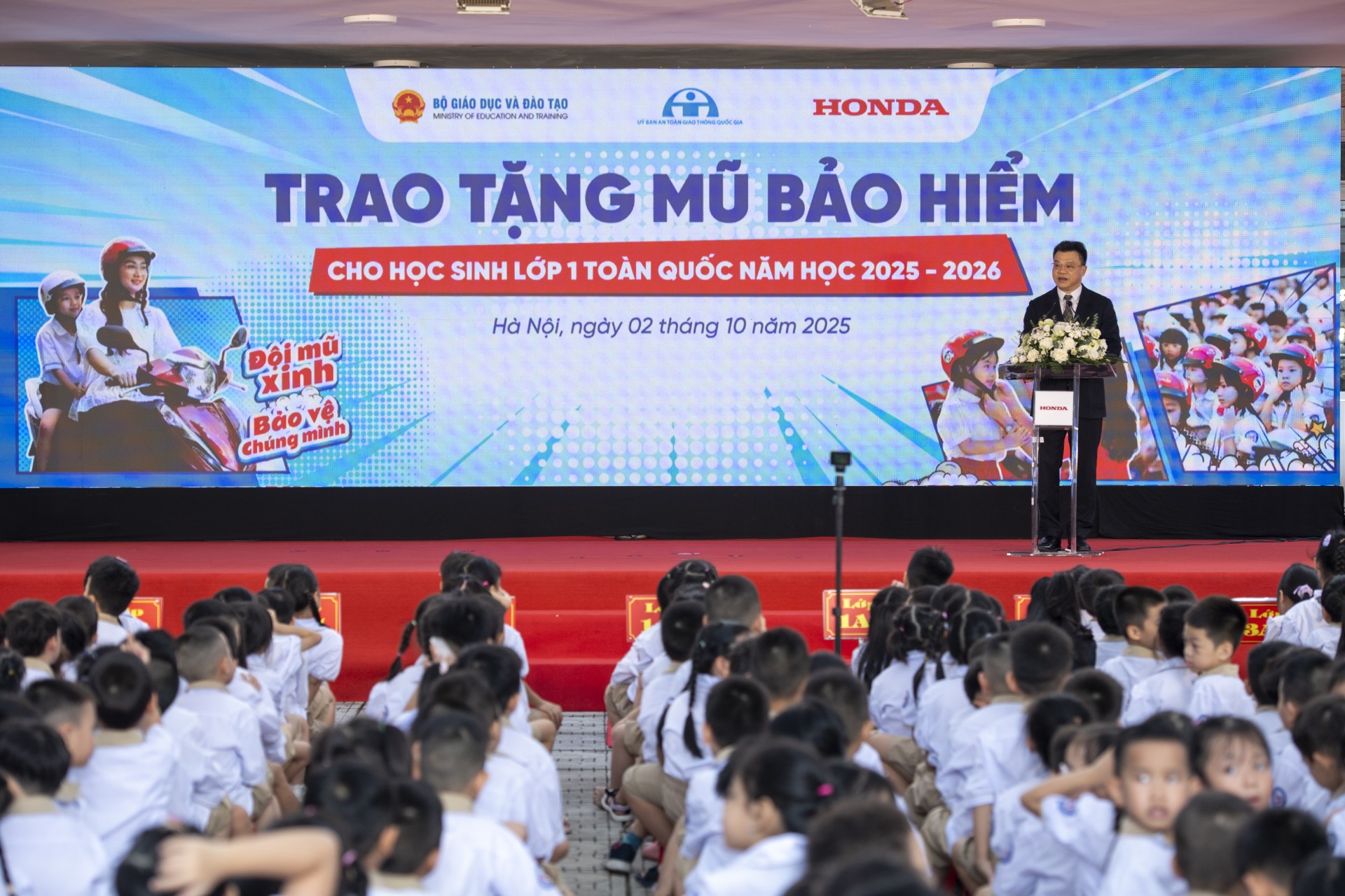 Honda Việt Nam trao tặng mũ bảo hiểm cho học sinh lớp Một toàn quốc năm học 2025 – 2026 Honda Việt Nam trao tặng mũ bảo hiểm cho học sinh lớp Một toàn quốc năm học 2025 – 2026