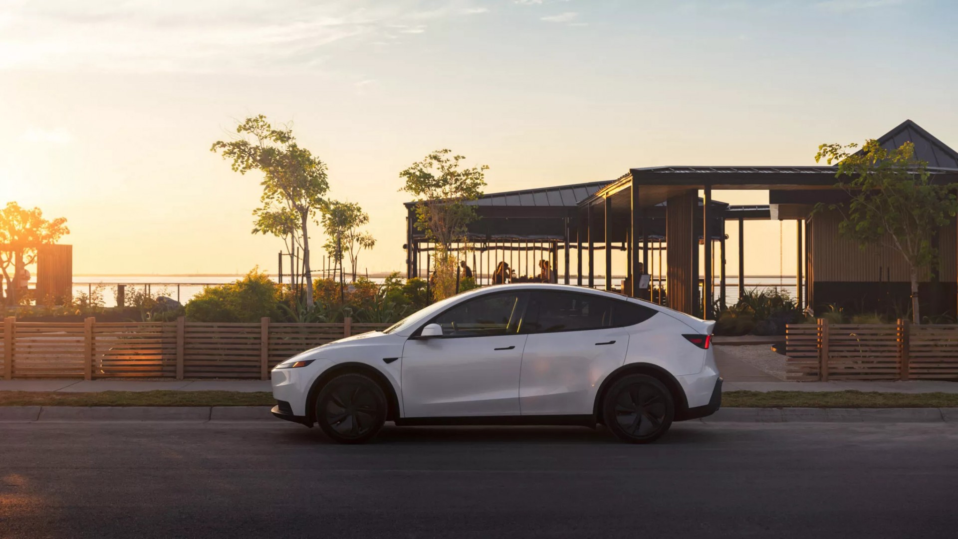 Tesla chính thức giới thiệu phiên bản giá rẻ, cắt bớt trang bị của Model Y và Model 3 Tesla Model Y giá rẻ