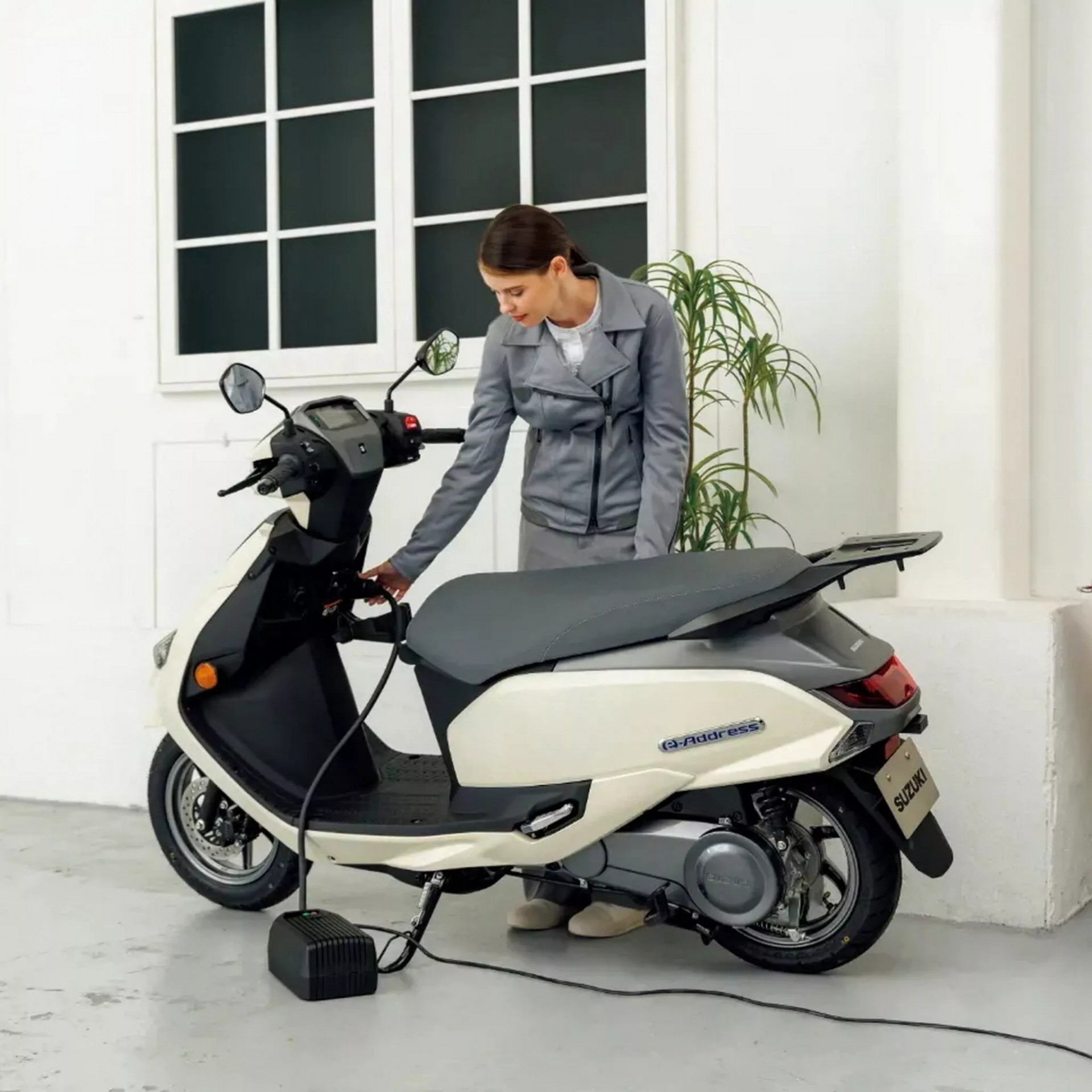 Từ xe điện cho tới robot, Suzuki sẽ trưng bày sản phẩm rất đa dạng tại Japan Mobility Show 2025 mẫu xe điện Suzuki tại Japan Mobility Show 2025