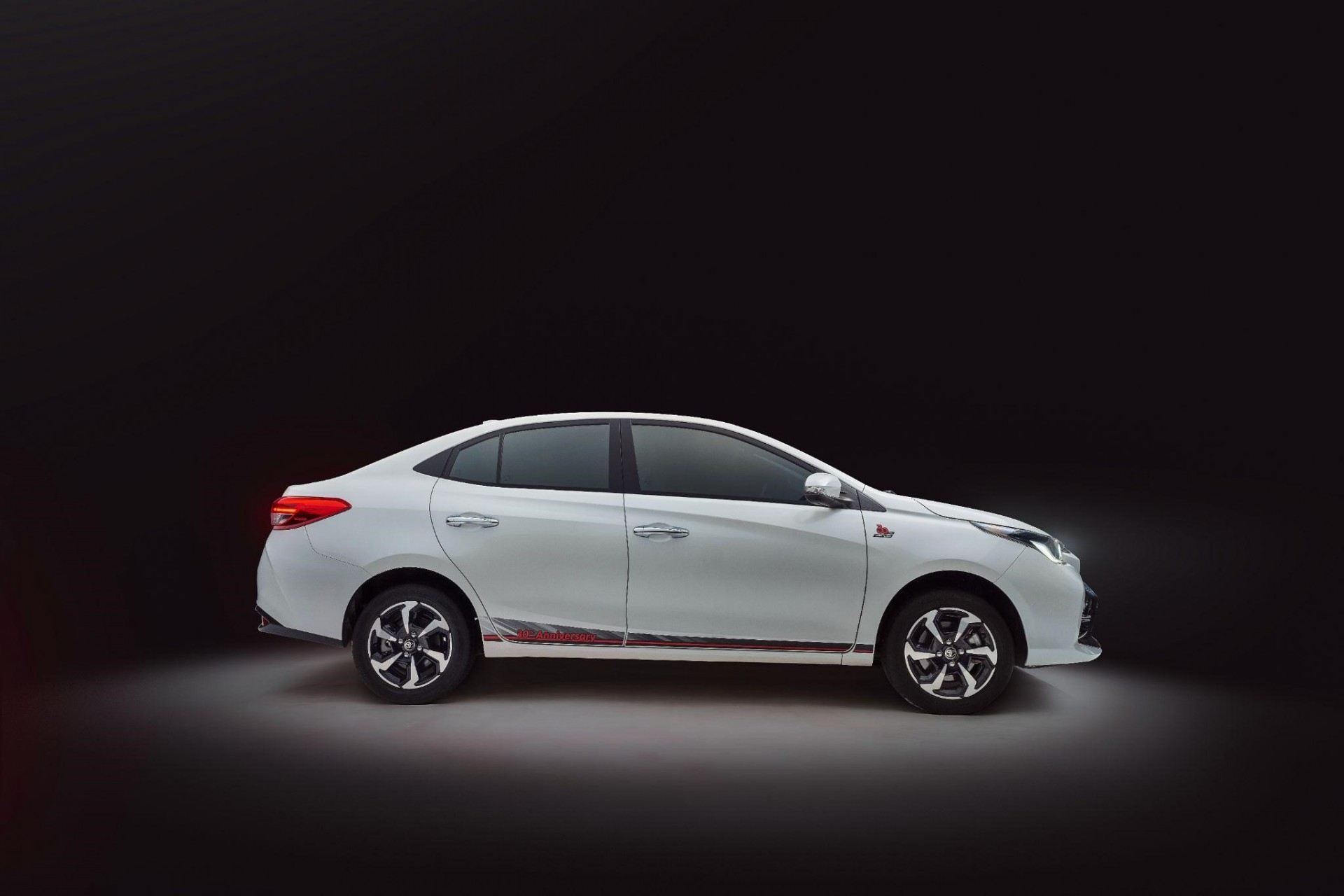 Toyota Vios ra mắt phiên bản Kỷ niệm 30 năm với số lượng giới hạn Toyota Vios ra mắt phiên bản Kỷ niệm 30