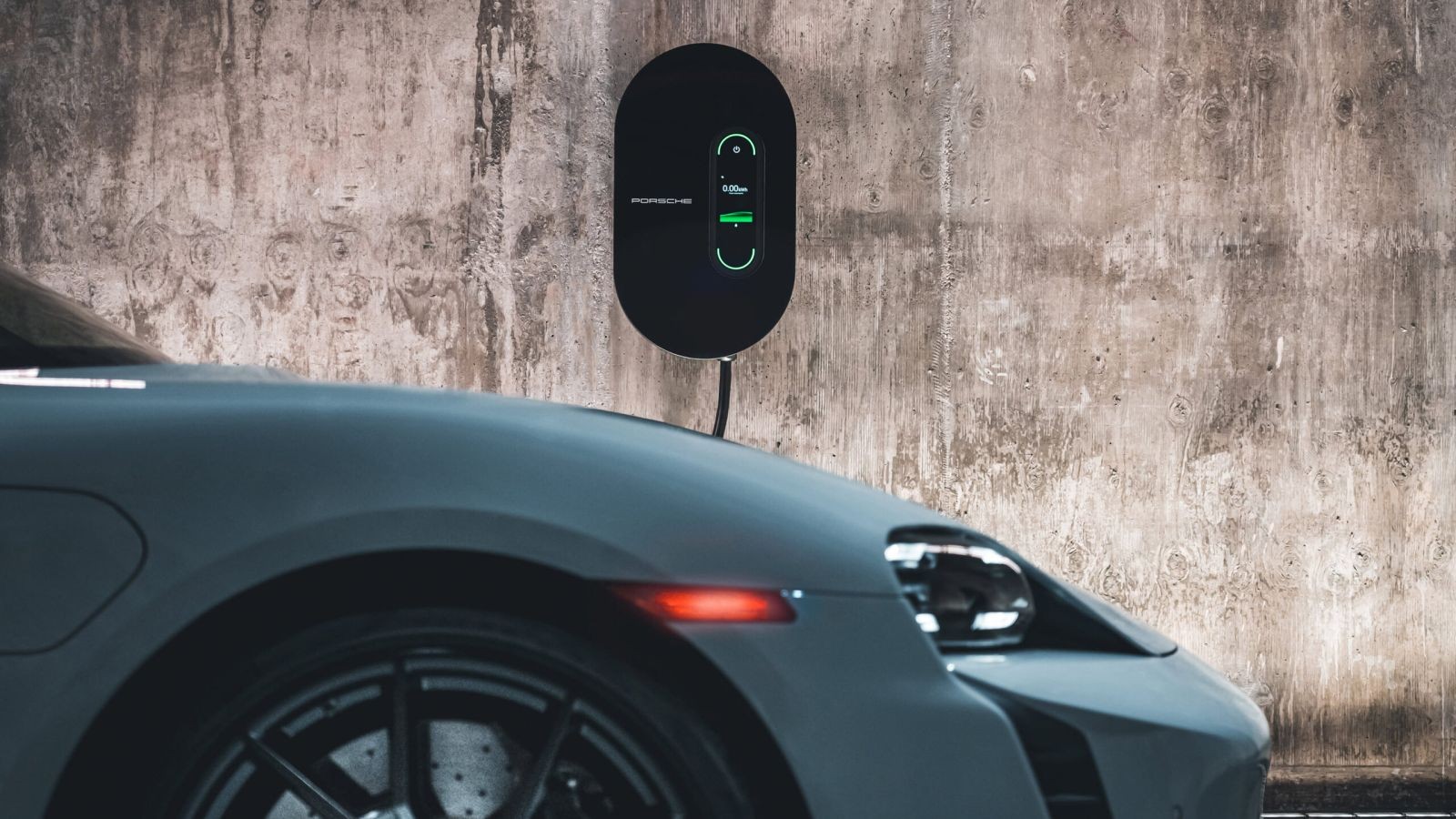 Bộ sạc xe điện Porsche bị kiện tại Mỹ vì sạc chậm và nguy cơ quá nhiệt Bộ sạc xe điện Porsche bị kiện tại Mỹ vì sạc chậm và nguy cơ quá nhiệt