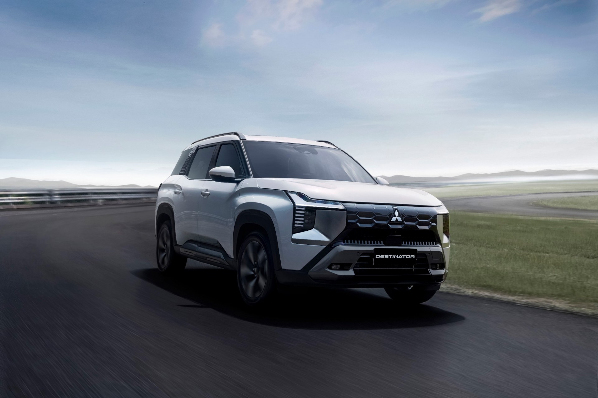 Đại lý bắt đầu nhận đặt cọc Mitsubishi Destinator mẫu SUV 7 chỗ mới của Mitsubishi đã được các đại lý nhận đặt cọc