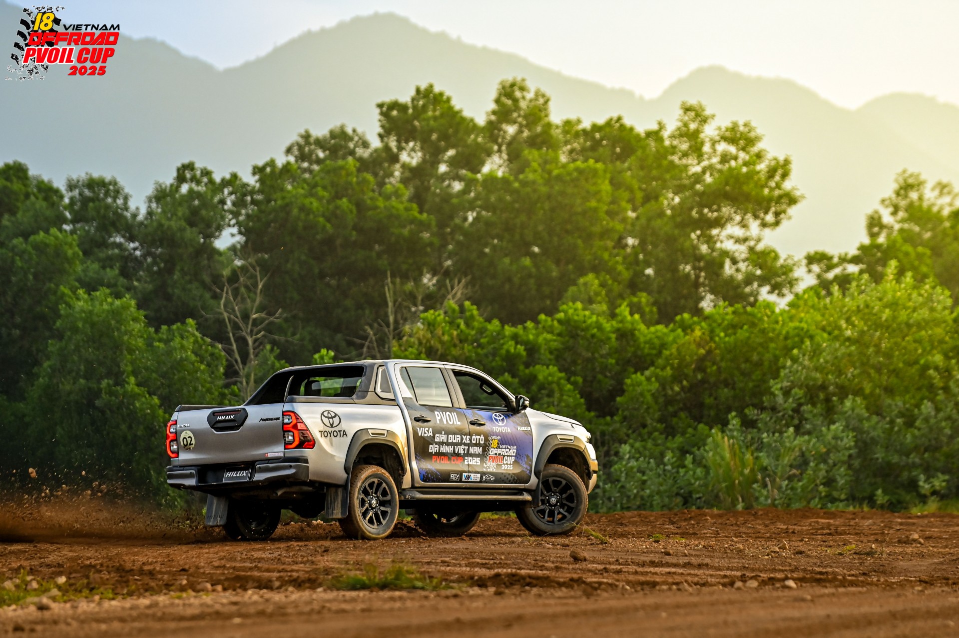 Chiêm ngưỡng bộ ảnh cổ động giải PVOIL VOC 2025 với Toyota Hilux Chiêm ngưỡng bộ ảnh cổ động giải PVOIL VOC 2025 với Toyota Hilux