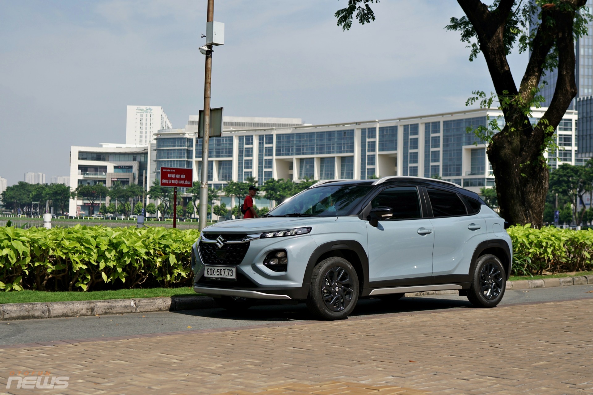Suzuki Fronx tân bình trong phân khúc xe đô thị hạng A. Suzuki Fronx tân bình trong phân khúc xe đô thị hạng A.
