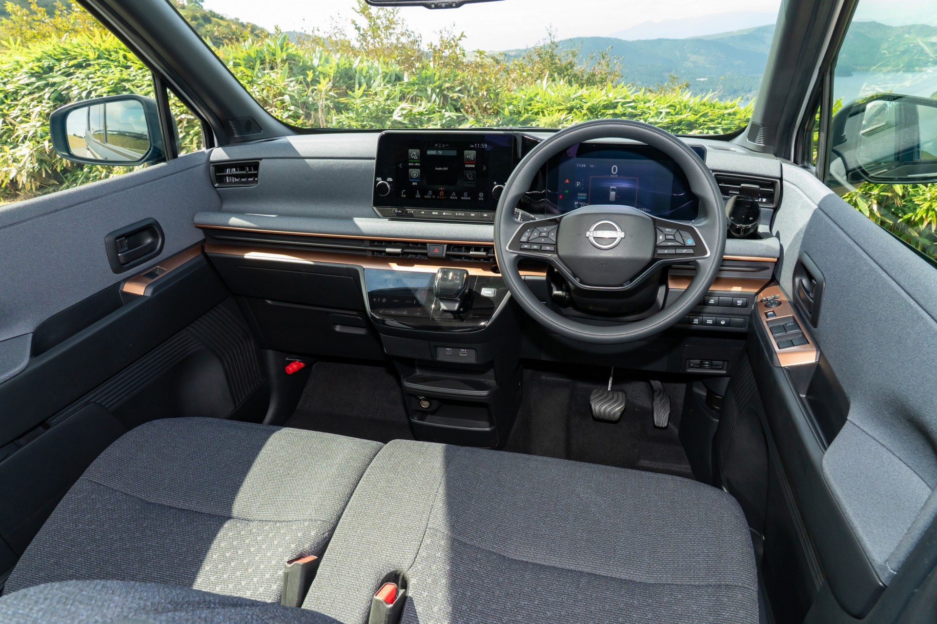 Nissan giới thiệu hệ thống năng lượng mặt trời trên xe điện, giúp đi thêm 3.000 km mỗi năm hệ thống năng lượng mặt trời trên xe điện Nissan