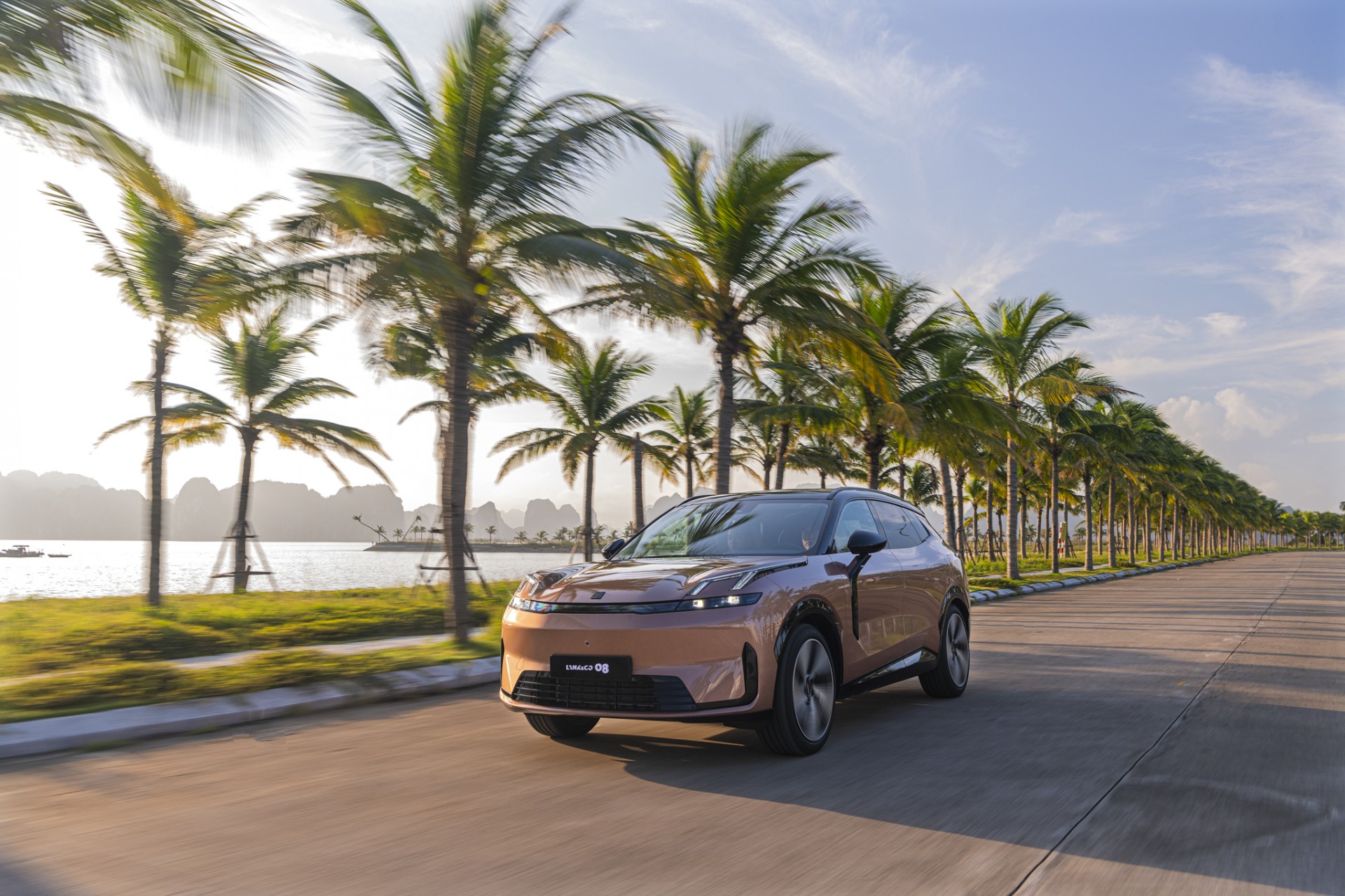 Lynk & Co 08 EM-P chính thức ra mắt tại Việt Nam: SUV PHEV hạng D giá từ 1,299 tỷ đồng