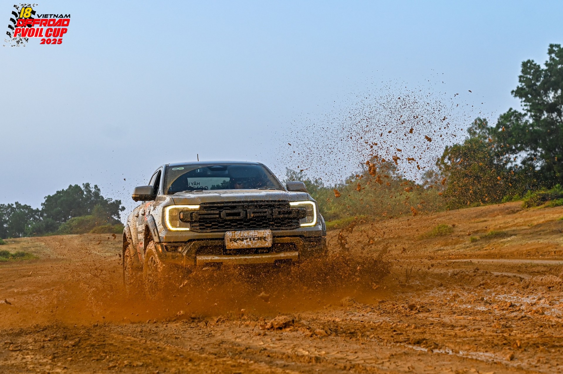 Lái thử Ford tại PVOIL VOC 2025: Khi đường địa hình trở thành 'phòng thí nghiệm' cảm xúc Lái thử Ford tại PVOIL VOC 2025: Khi đường địa hình trở thành 'phòng thí nghiệm' cảm xúc