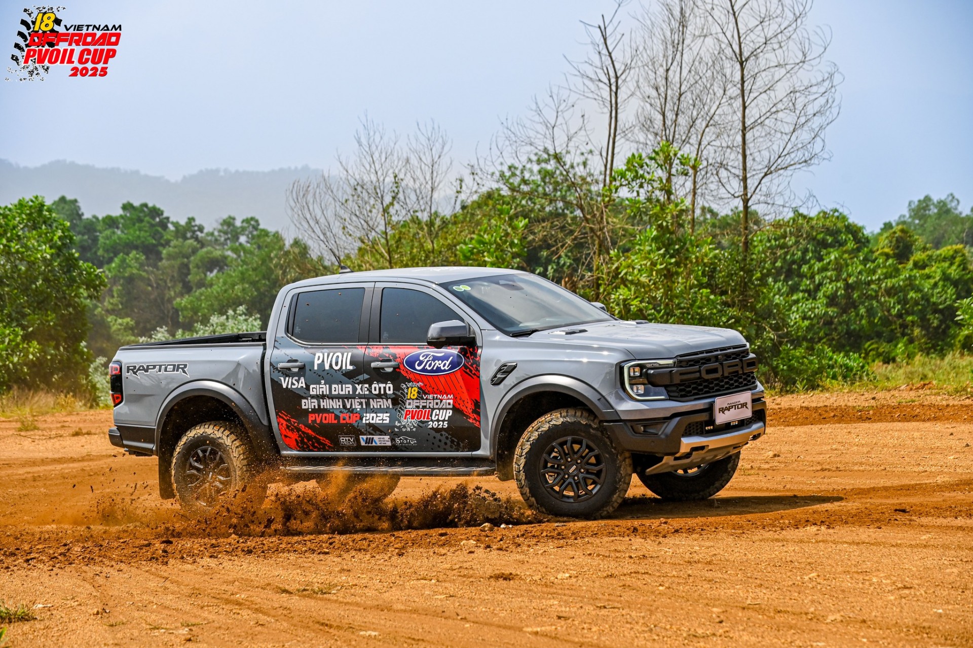 Lái thử Ford tại PVOIL VOC 2025: Khi đường địa hình trở thành 'phòng thí nghiệm' cảm xúc Lái thử Ford tại PVOIL VOC 2025: Khi đường địa hình trở thành 'phòng thí nghiệm' cảm xúc
