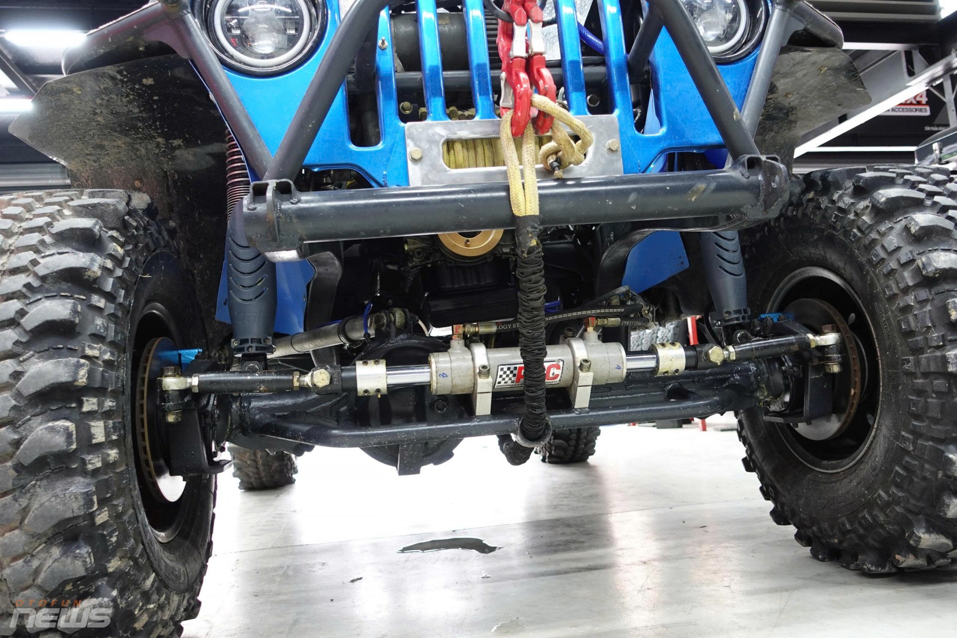 Đội đua 311 mang đến SUV thi đấu đặc biệt tại VOC 2025 với công nghệ đánh lái bánh sau