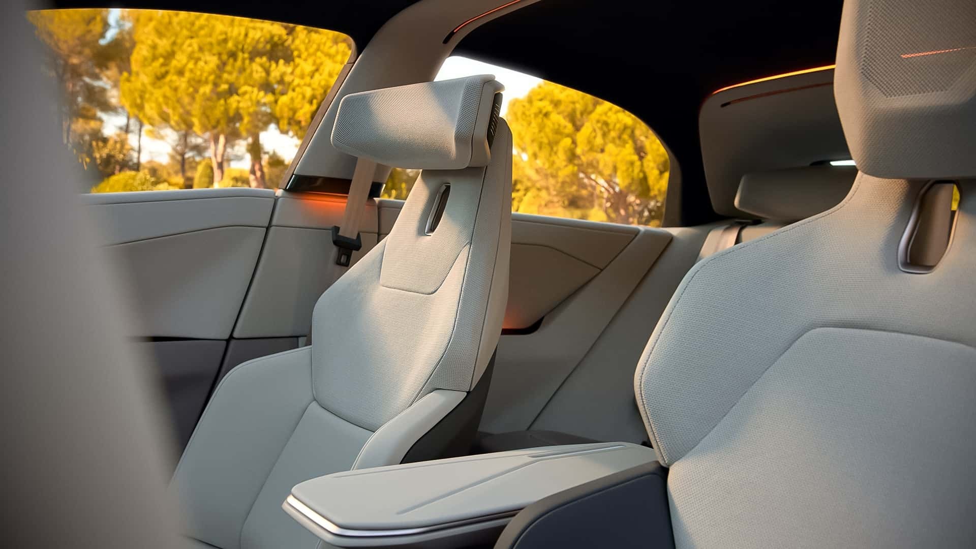 Toyota Corolla Concept chính thức lộ diện với vẻ đẹp táo bạo khác hẳn thế hệ hiện tại Hàng ghế trước của Toyota Corolla Concept