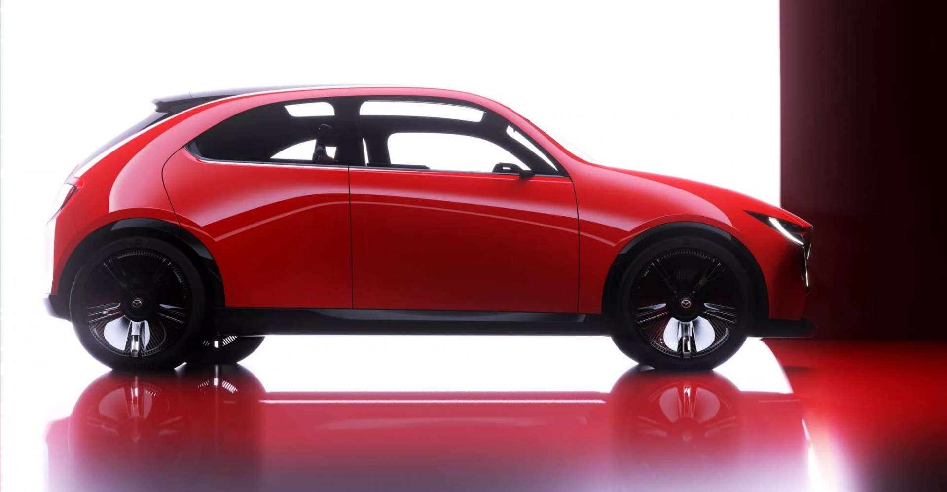 Mazda trình làng hai mẫu xe concept coupe và hatchback ấn tượng tại Japan Mobility Show 2025 Phía bên của Mazda Vision-X Compact