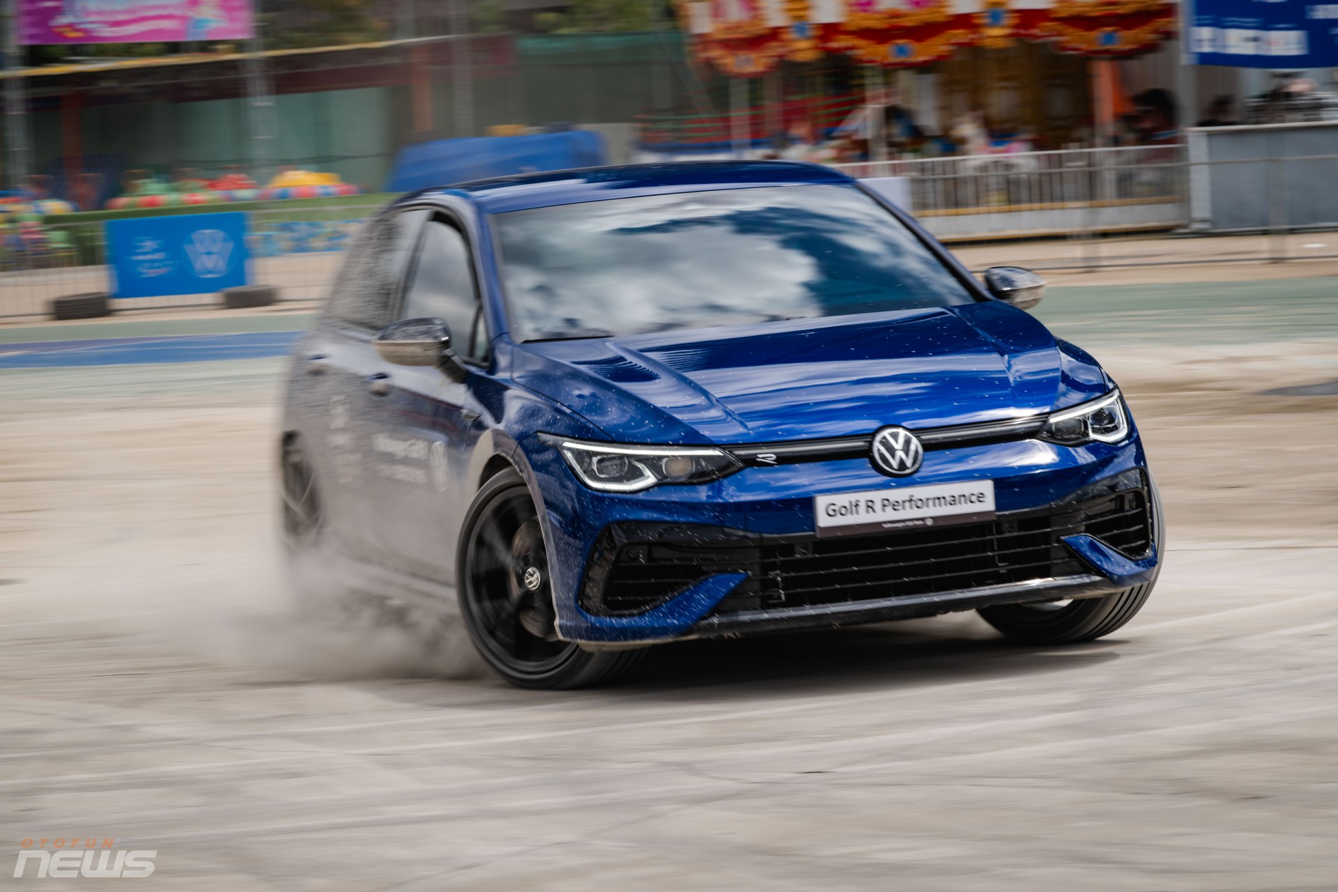 Volkswagen Golf ra mắt Việt Nam với 6 phiên bản, giá từ 798 triệu đồng Volkswagen Golf ra mắt Việt Nam với 6 phiên bản, giá từ 798 triệu đồng
