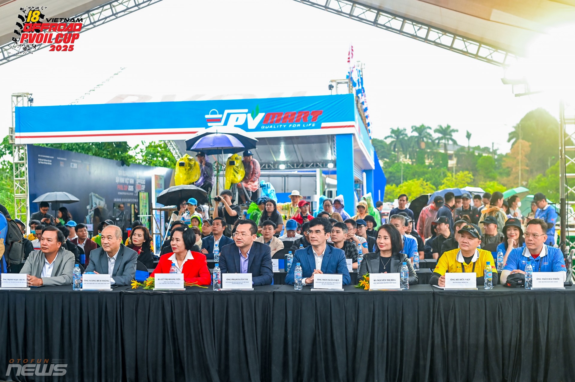 PVOIL VOC 2025: Lễ hội đua xe lớn nhất Việt Nam với 24 đường đua, 140 tay lái, 4 đường lái thử ô tô địa hình PVOIL VOC 2025: Lễ hội đua xe lớn nhất Việt Nam với 24 đường đua, 140 tay lái, 4 đường lái thử ô tô địa hình