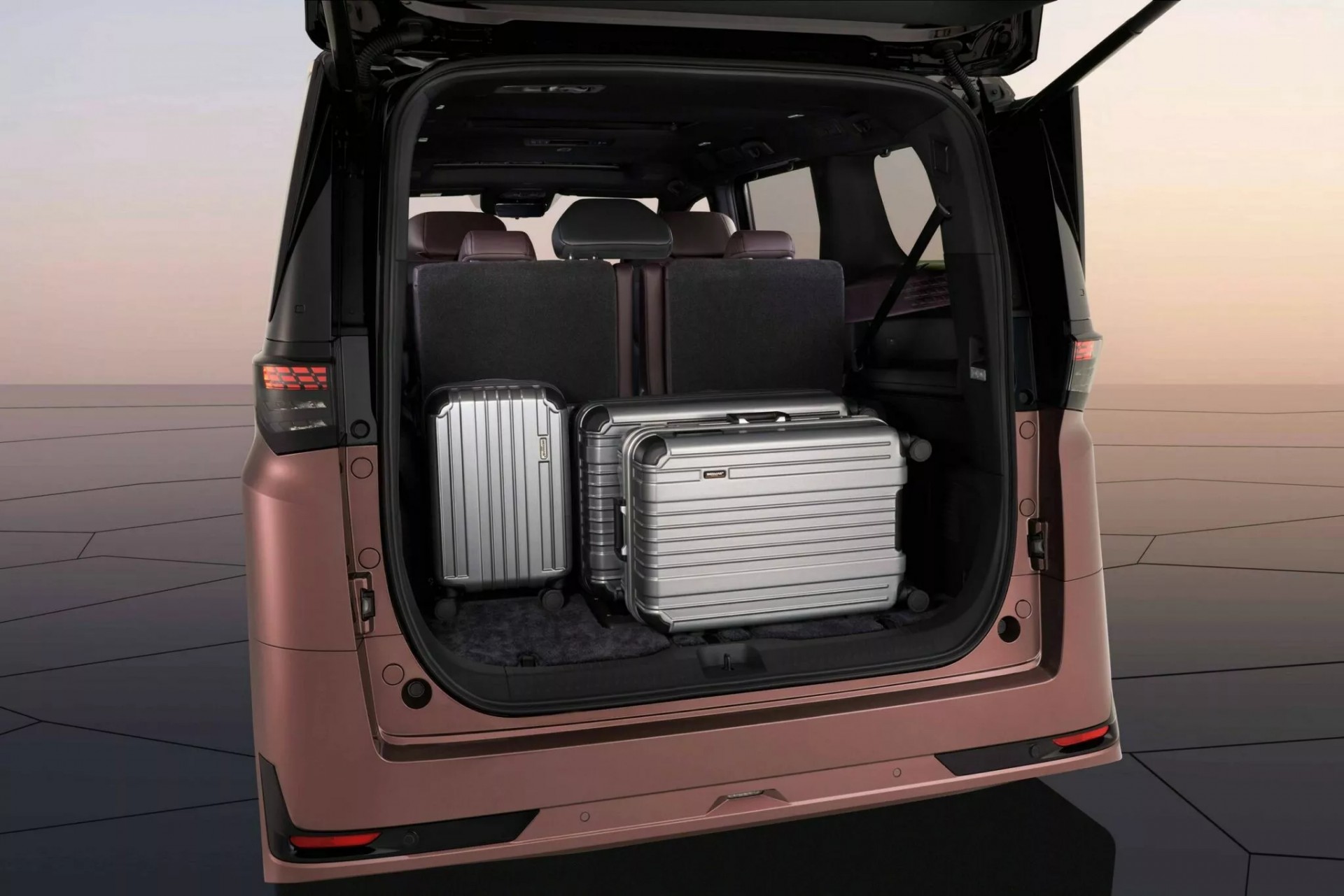 Khoang chứa hành lý của Nissan Elgrand 2026