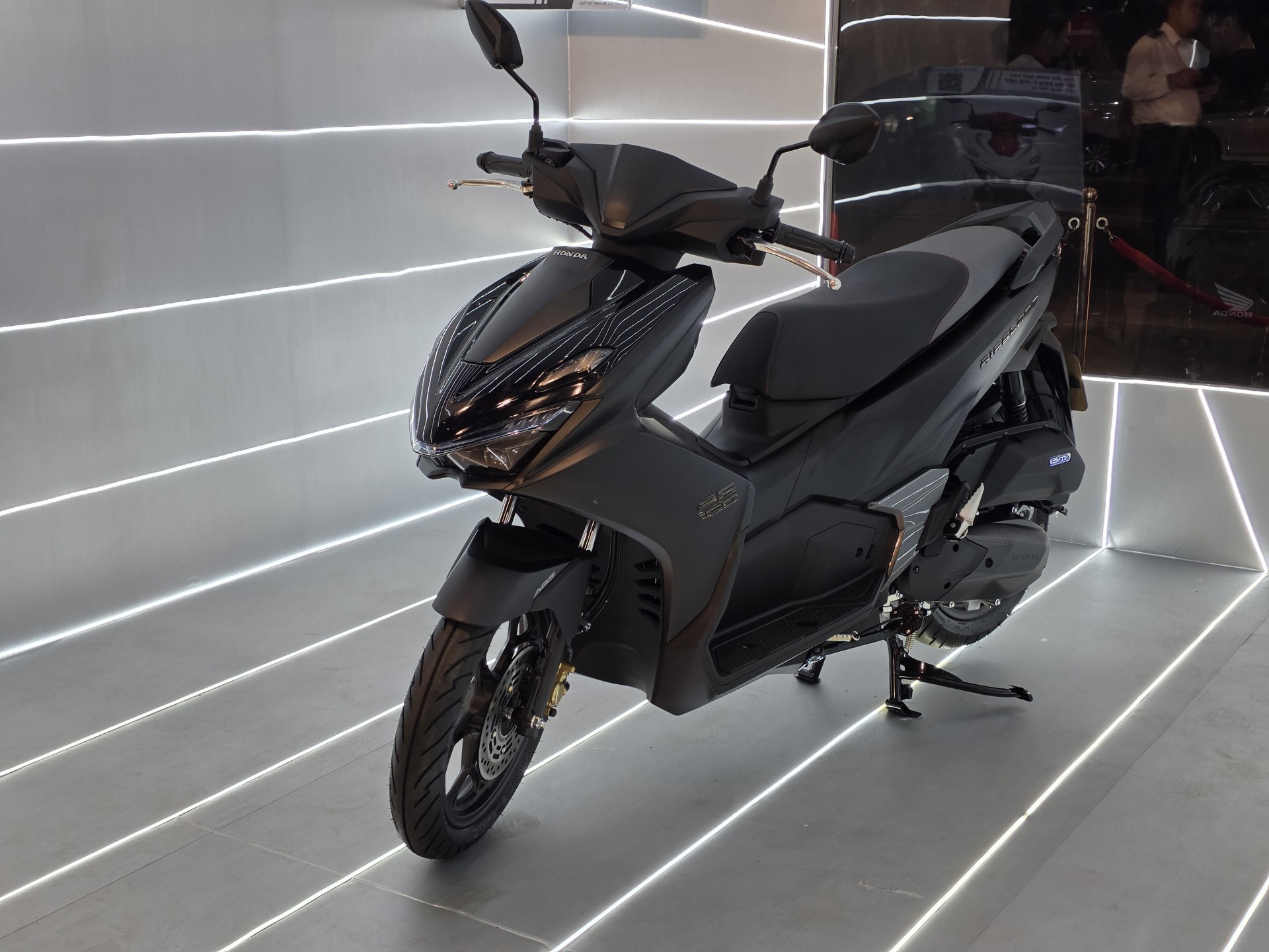Honda ra mắt bộ đôi SH, Air Blade và LEAD 2026: Thiết kế mới, nhiều trang bị đáng chú ý Honda ra mắt bộ đôi SH, Air Blade và LEAD 2026: Thiết kế mới, nhiều trang bị đáng chú ý