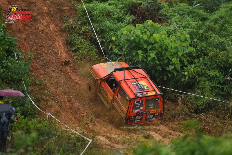 Con đường đăng quang Hạng SUV Nâng cao tại PVOIL VOC 2025 của đội đua 318 - Vulcan4x4-PNF