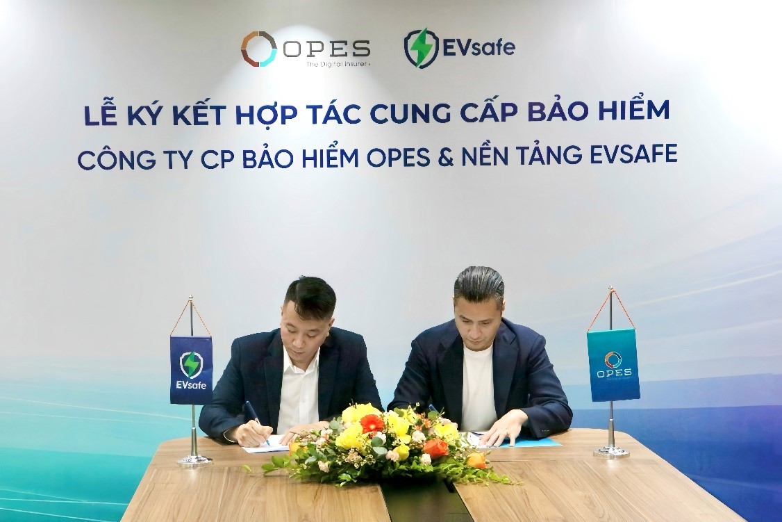 OPES ký thỏa thuận hợp tác cung cấp bảo hiểm cho trụ sạc xe điện EVsafe bảo hiểm cho trụ sạc xe điện EVsafe