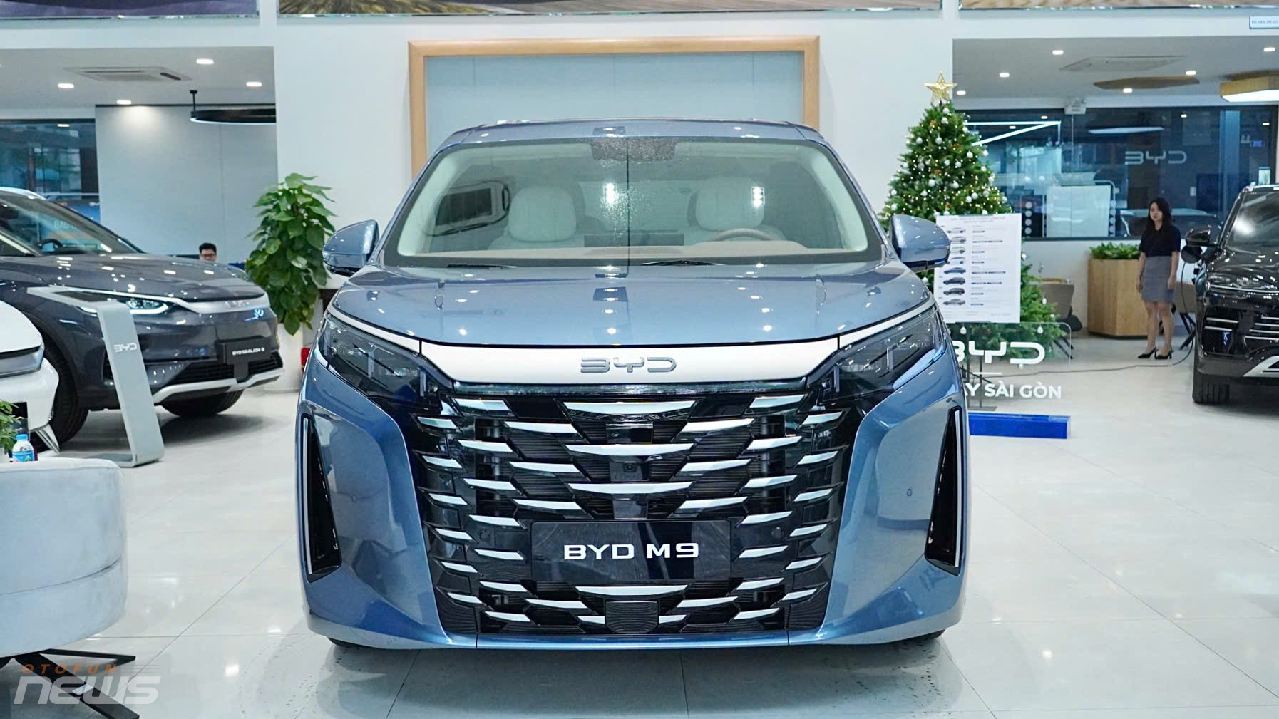 BYD M9 ra mắt, là chiếc MPV PHEV 7 chỗ đầu tiên ở thị trường Việt Nam, giá từ 2 đến gần 2,4 tỷ đồng BYD M9 ra mắt, là chiếc MPV PHEV 7 chỗ đầu tiên ở thị trường Việt Nam, giá từ 2 đến gần 2,4 tỷ đồng