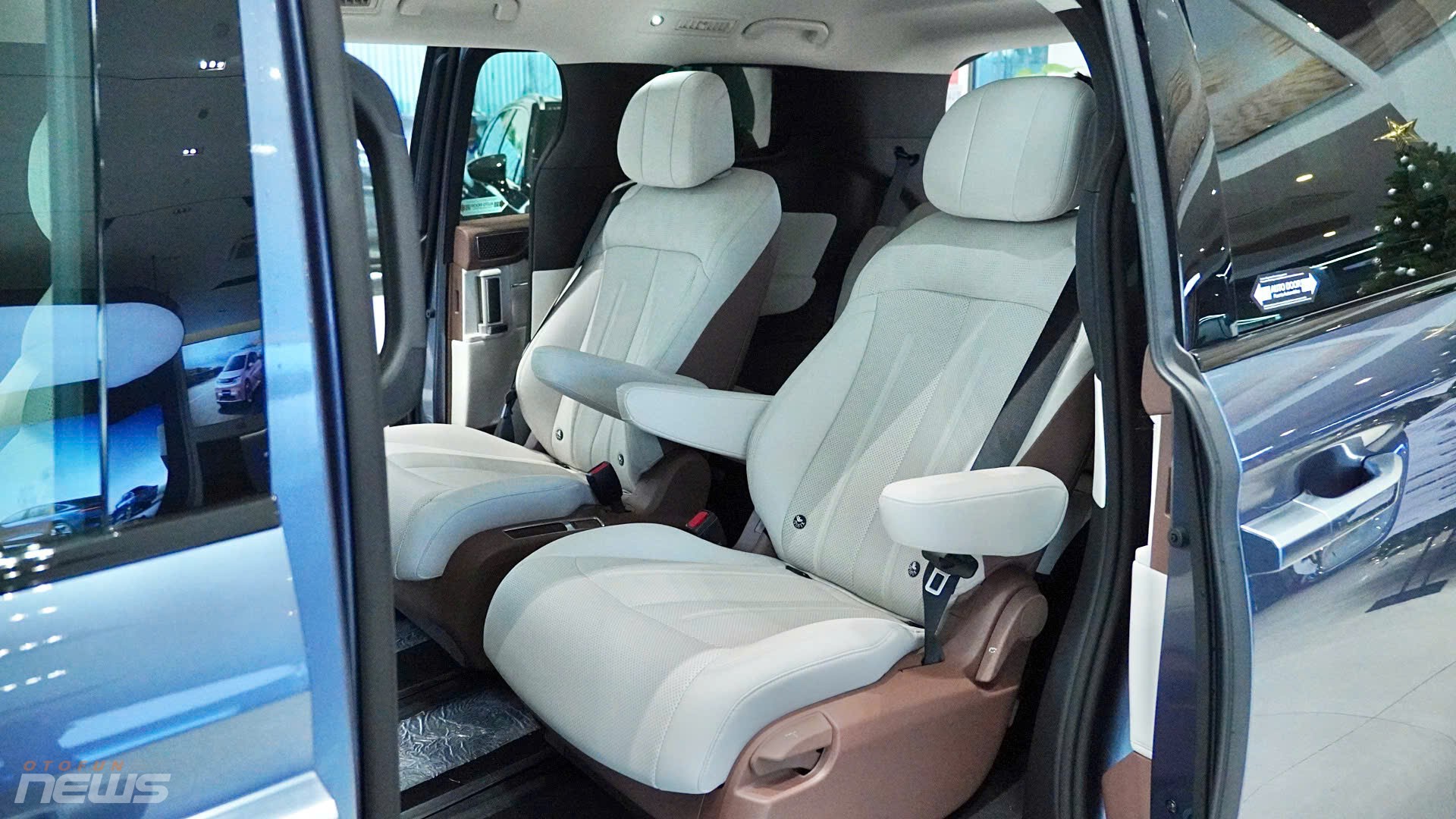 BYD M9 ra mắt, là chiếc MPV PHEV 7 chỗ đầu tiên ở thị trường Việt Nam, giá từ 2 đến gần 2,4 tỷ đồng BYD M9 ra mắt, là chiếc MPV PHEV 7 chỗ đầu tiên ở thị trường Việt Nam, giá từ 2 đến gần 2,4 tỷ đồng