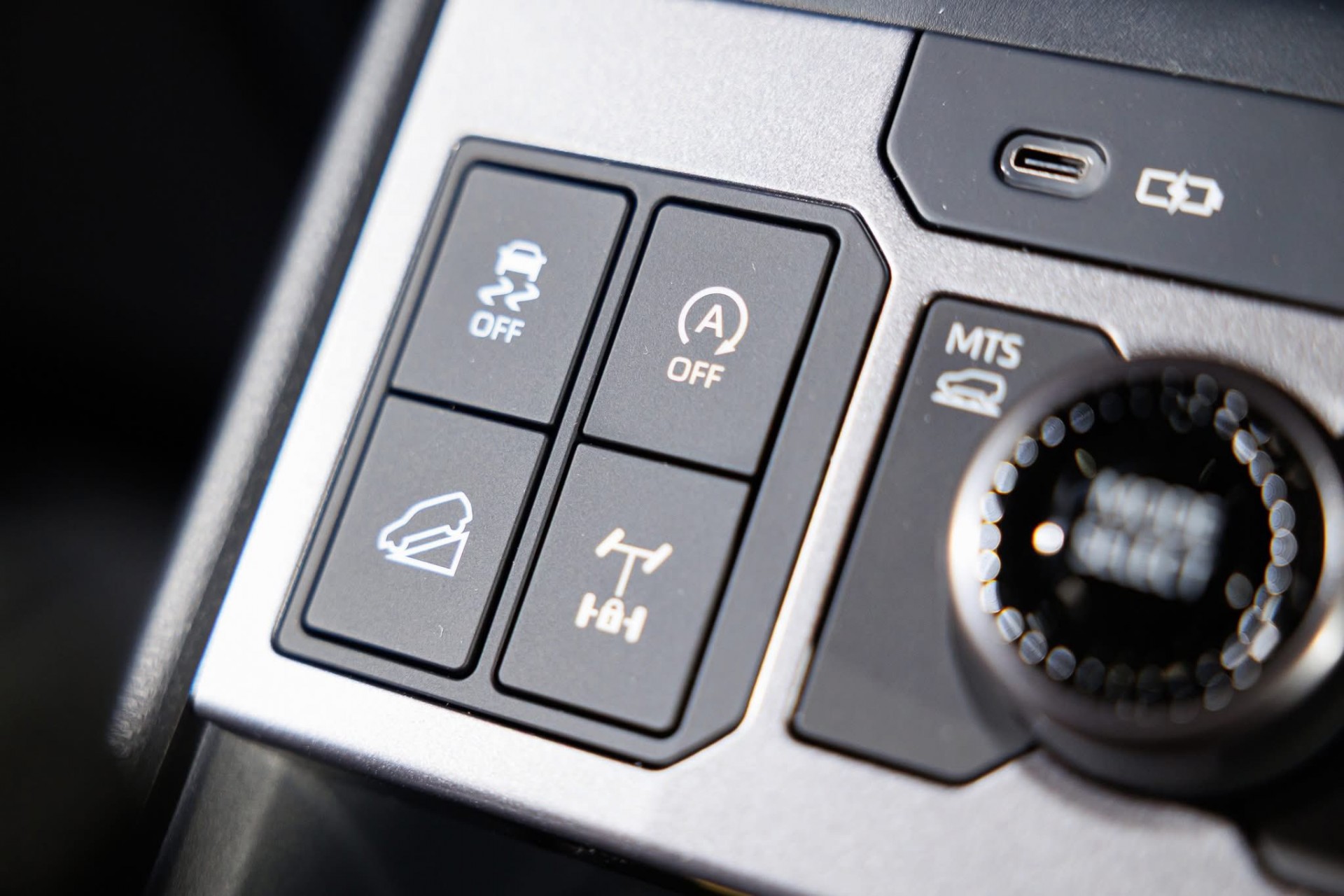 Cận cảnh Toyota Hilux thế hệ mới, giá từ quy đổi 628 triệu đồng, có bản EV chạy 351km Cận cảnh Toyota Hilux thế hệ mới, giá từ quy đổi 628 triệu đồng, có bản EV chạy 351km