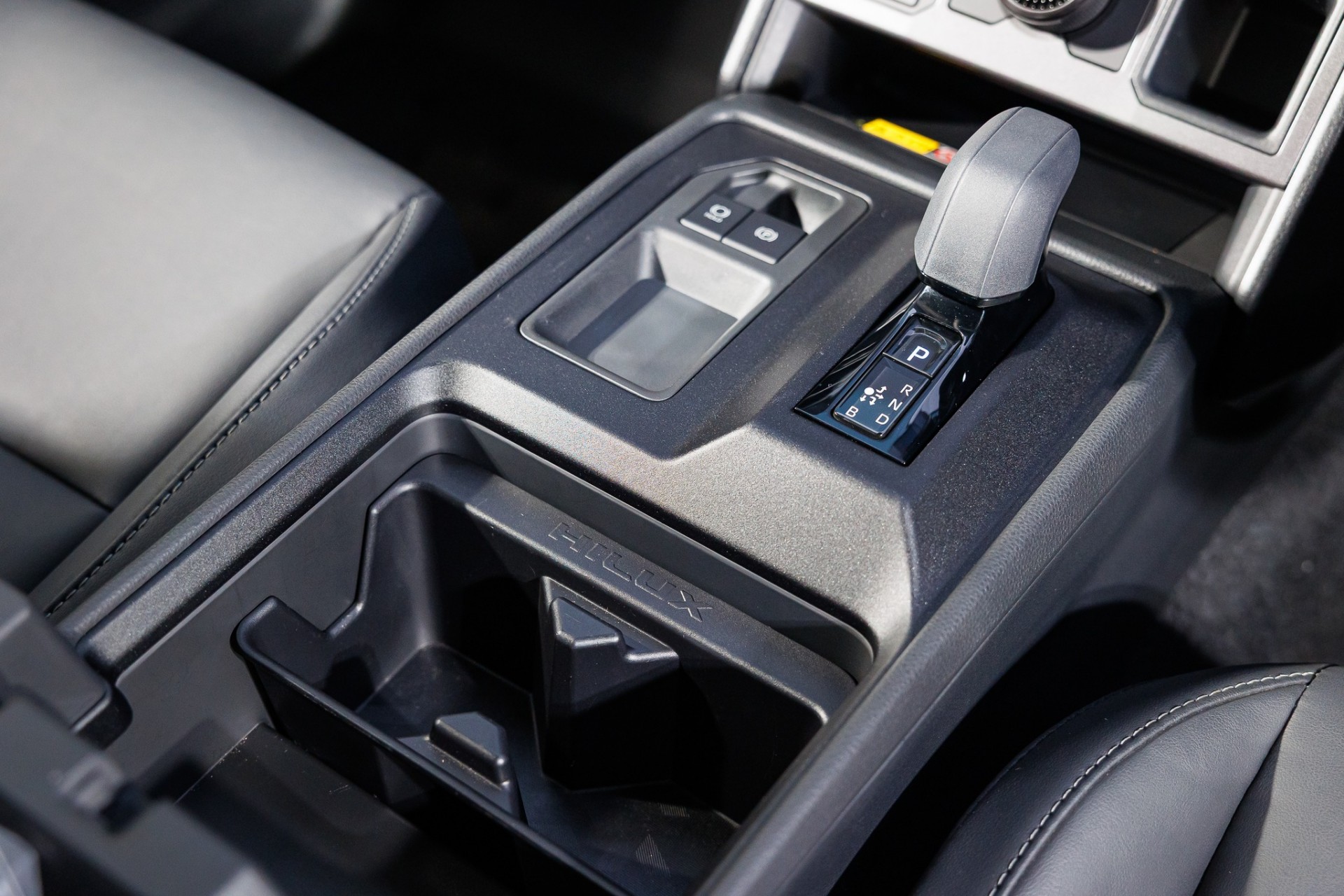 Cận cảnh Toyota Hilux thế hệ mới, giá từ quy đổi 628 triệu đồng, có bản EV chạy 351km Cận cảnh Toyota Hilux thế hệ mới, giá từ quy đổi 628 triệu đồng, có bản EV chạy 351km