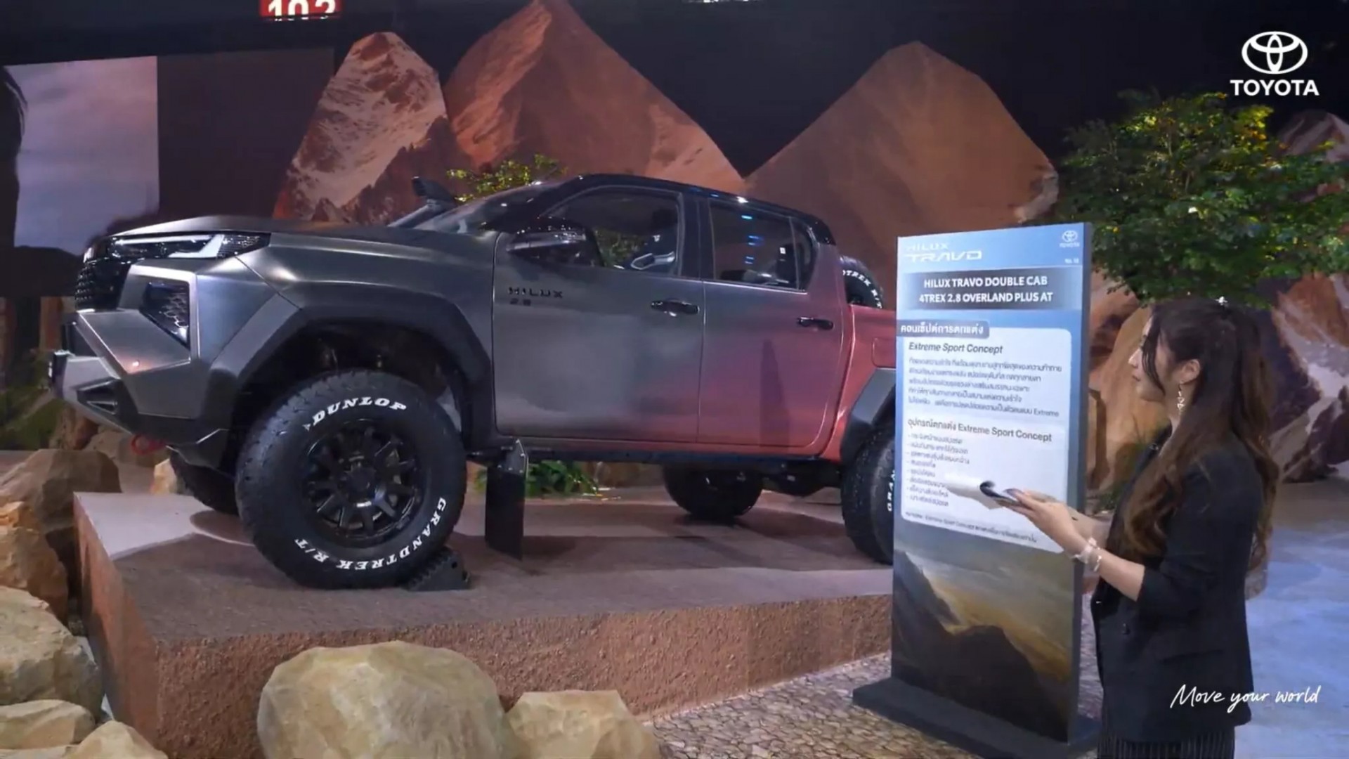 Toyota Hilux 2026 biến hóa từ bản độ chuyên dụng off-road cho tới cắm trại tại sự kiện ra mắt Toyota Hilux 2026 biến hóa từ bản độ chuyên dụng off-road cho tới cắm trại tại sự kiện ra mắt