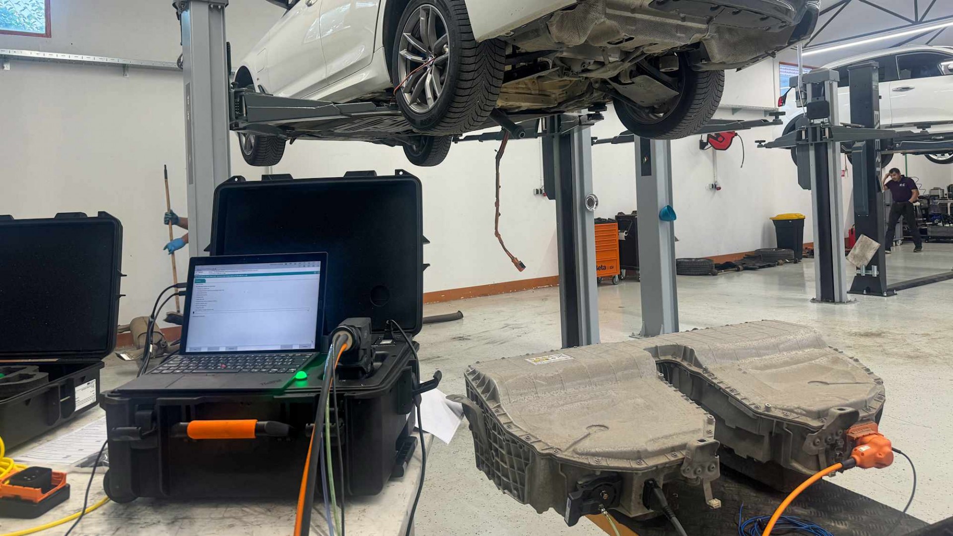 Câu lạc bộ xe ô tô lớn nhất nước Đức, ADAC, đã thực hiện một cuộc nghiên cứu lớn với pin xe plug-in hybrid