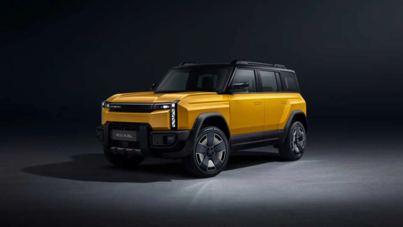 SUV Chery bị trượt khỏi bậc thang, lao vào lan can khi chinh phục Ngoại thất của Chery Fulwin X3L