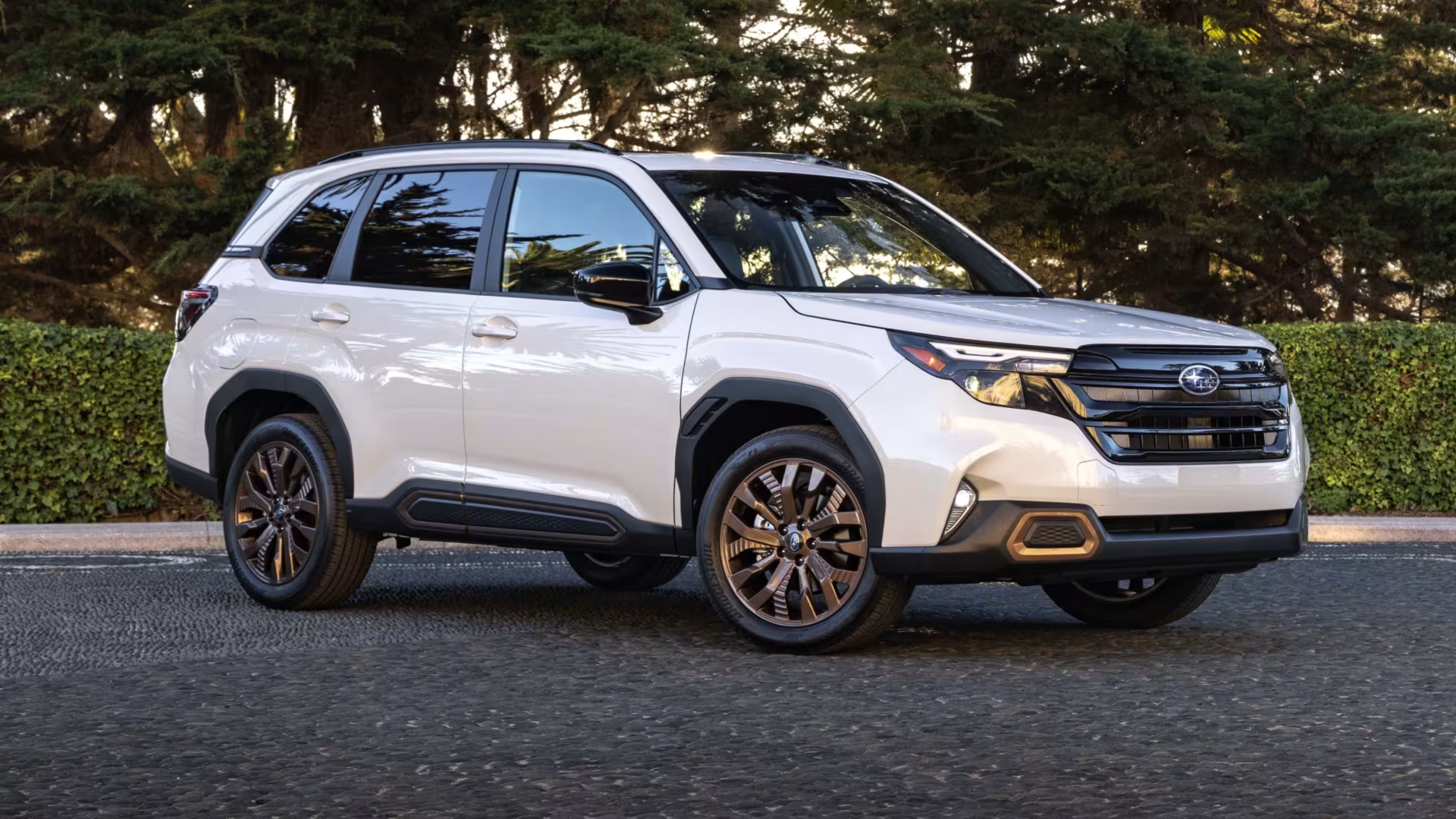 Nối bước Toyota và Honda, Subaru nghĩ lại kế hoạch xe điện thuần, tập trung hơn cho hybrid Subaru Forester 2025