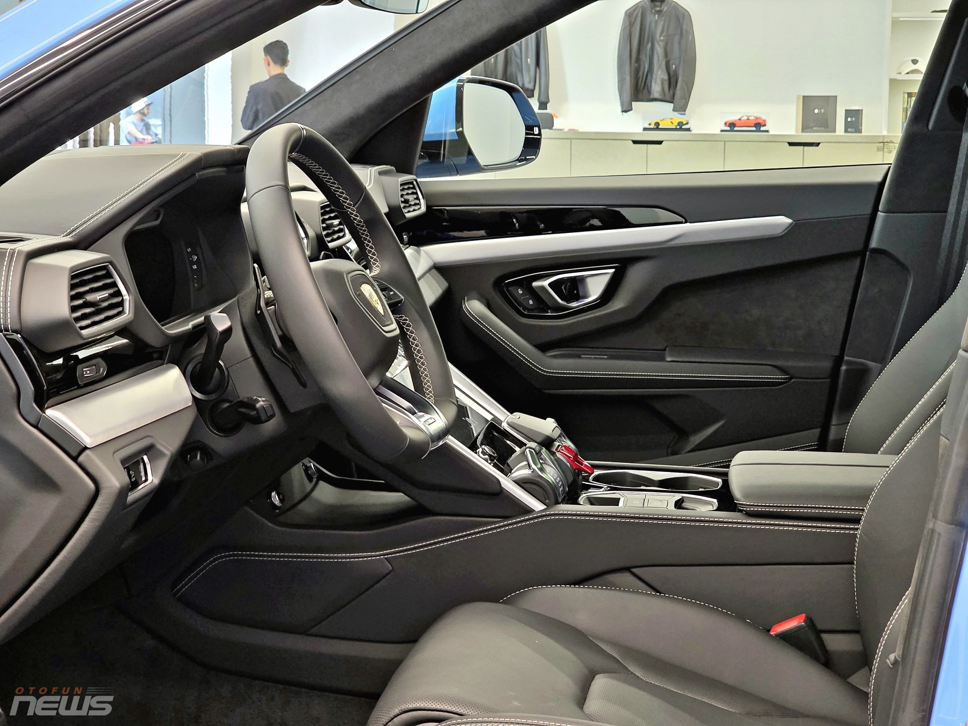 Ngắm Lamborghini Urus S giá hơn 15 tỷ đồng tại TP.HCM Ngắm Lamborghini Urus S giá hơn 15 tỷ đồng tại TP.HCM