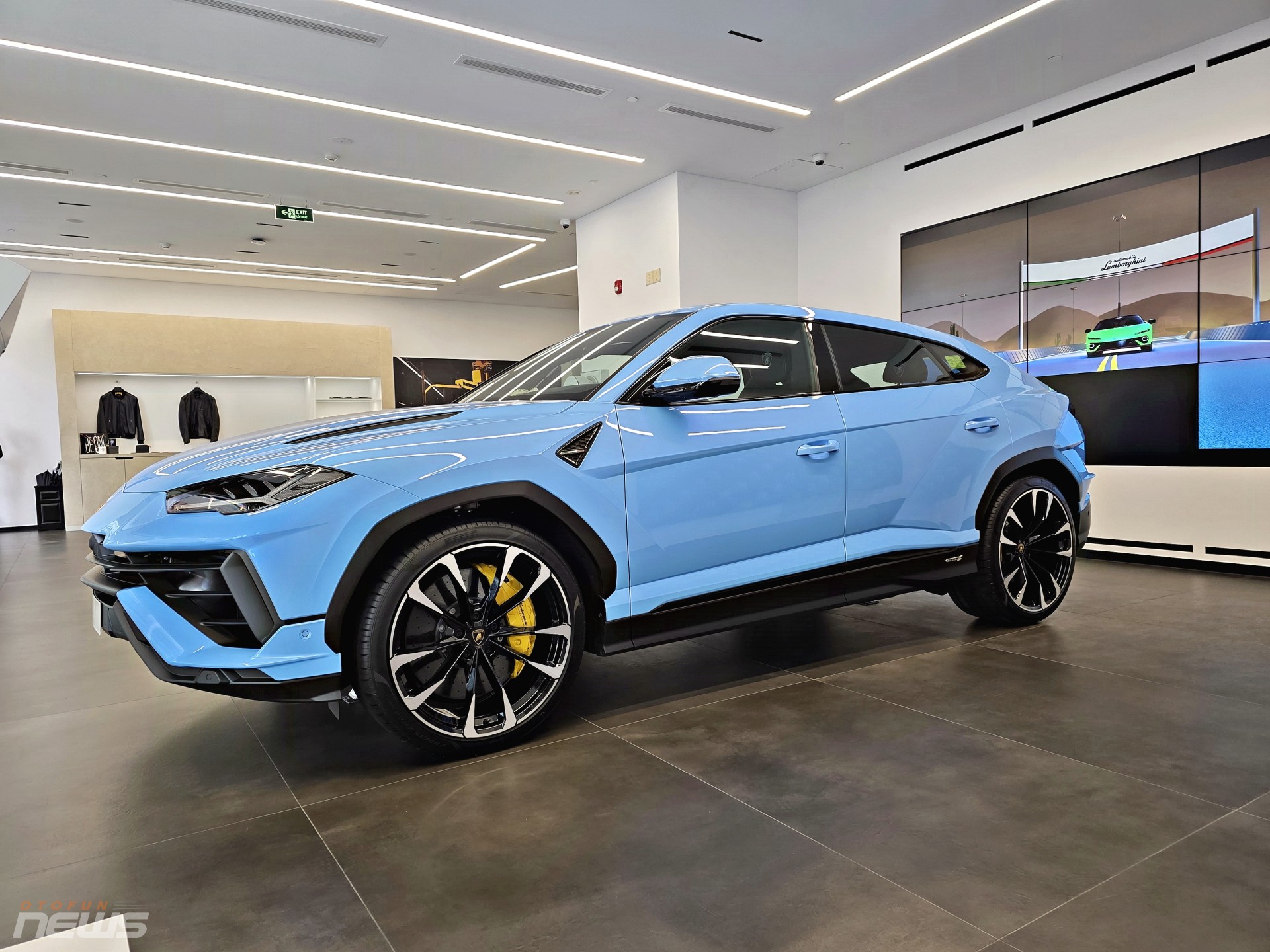 Ngắm Lamborghini Urus S giá hơn 15 tỷ đồng tại TP.HCM Ngắm Lamborghini Urus S giá hơn 15 tỷ đồng tại TP.HCM