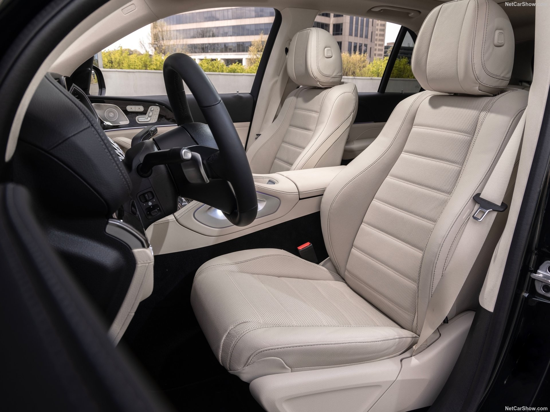 Mercedes-Benz GLE 400e ra mắt Việt Nam, SUV hybrid sạc ngoài giá 4,669 tỷ đồng Mercedes-Benz GLE 400e ra mắt Việt Nam, SUV hybrid sạc ngoài giá 4,669 tỷ đồng