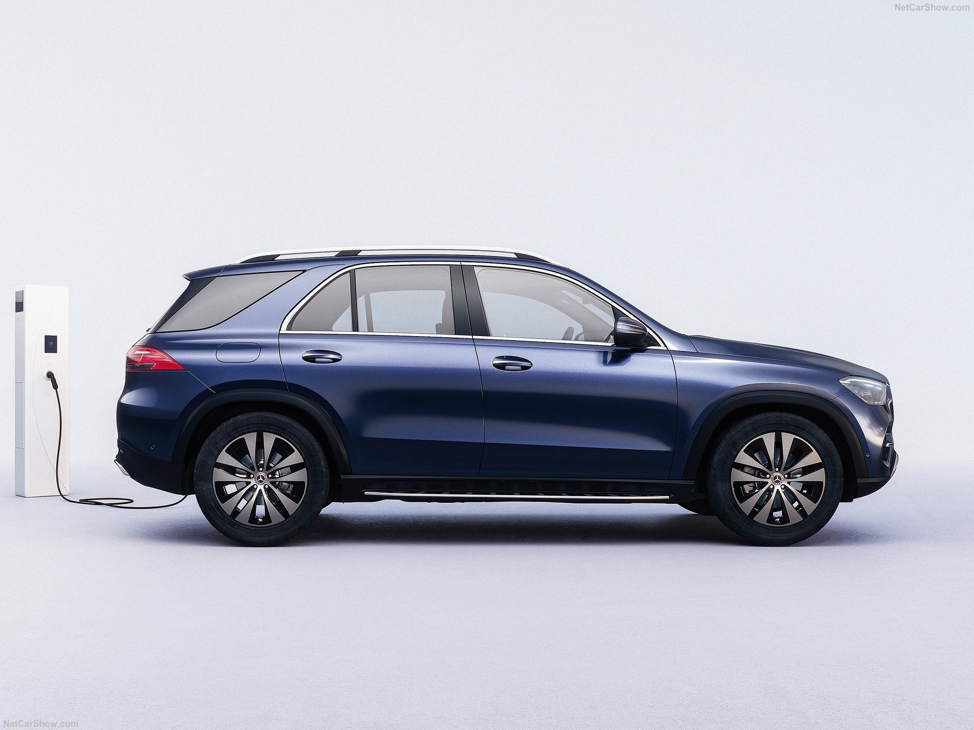 Mercedes-Benz GLE 400e ra mắt Việt Nam, SUV hybrid sạc ngoài giá 4,669 tỷ đồng Mercedes-Benz GLE 400e ra mắt Việt Nam, SUV hybrid sạc ngoài giá 4,669 tỷ đồng