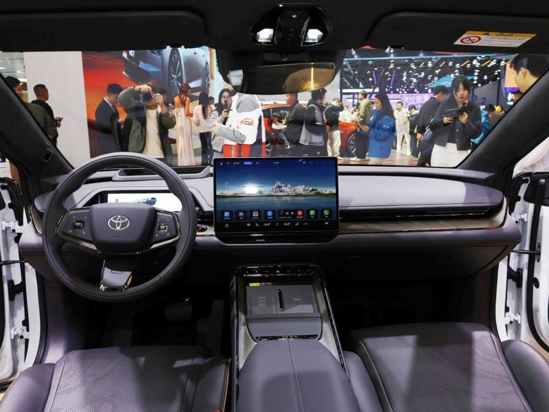 Toyota bZ7 ra mắt tại Triển lãm Ô tô Quảng Châu 2025, giá dự đoán tầm 740 triệu đồng Nội thất của Toyota bZ7