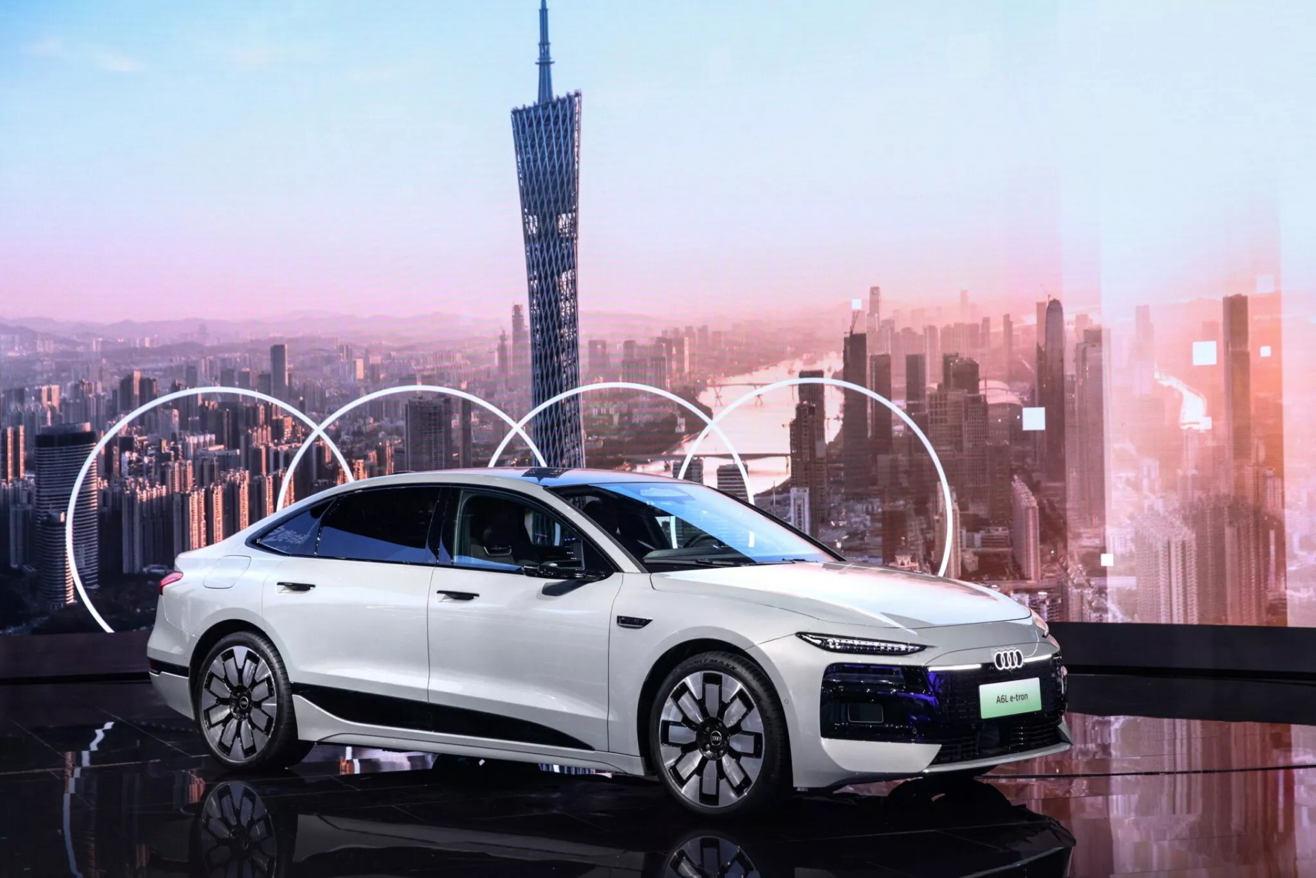 Audi lần đầu giới thiệu xe điện E SUV Concept ở Triển lãm Ô tô Quảng Châu 2025 Audi A6L e-tron được giới thiệu tại Triển lãm Ô tô Quảng Châu 2025