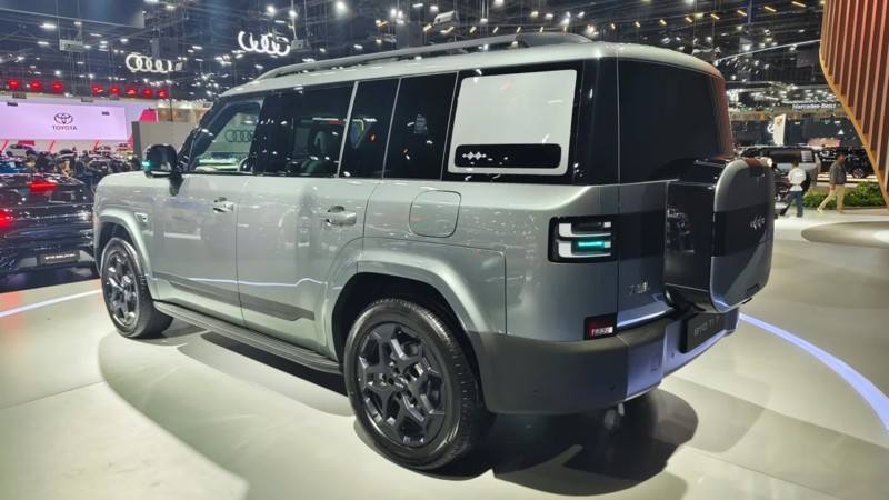 SUV PHEV Trung Quốc BYD Ti7 ra mắt tại Thái Lan, khả năng xuất khẩu quốc tế trong năm tới Phía sau của BYD Ti7 được trưng bày tại Bangkok Motor Expo 2025