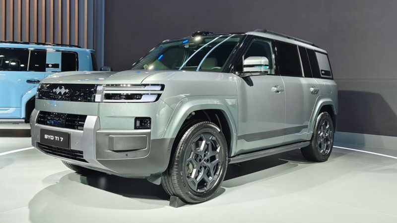 SUV PHEV Trung Quốc BYD Ti7 ra mắt tại Thái Lan, khả năng xuất khẩu quốc tế trong năm tới Phía trước của BYD Ti7 được trưng bày tại Bangkok Motor Expo 2025