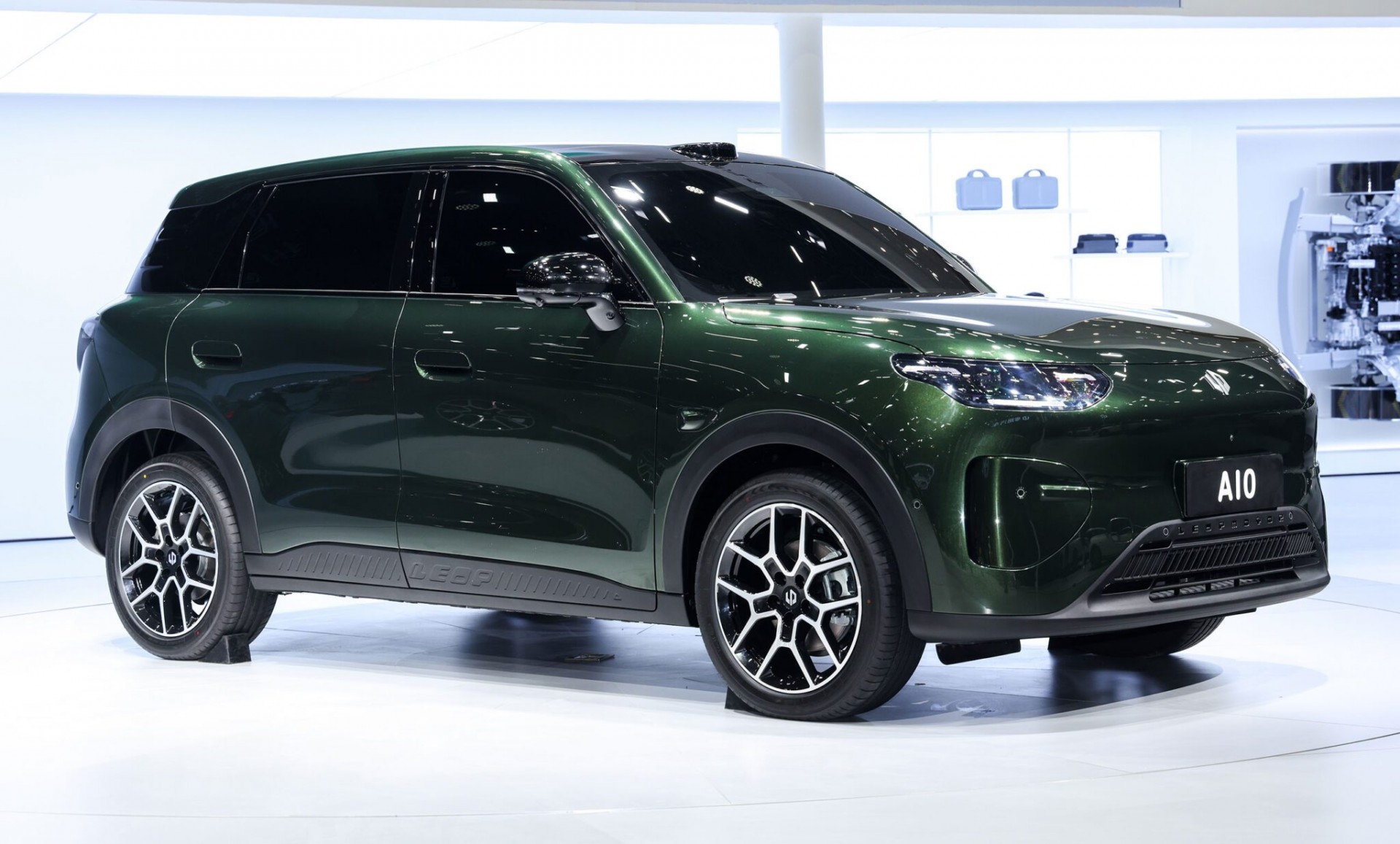 Trung Quốc chuẩn bị tung làn sóng xe điện giá rẻ mới ra thị trường toàn cầu Mẫu xe điện giá rẻ Leapmotor A10 ra mắt tại Triển lãm Ô tô Quảng Châu 2025