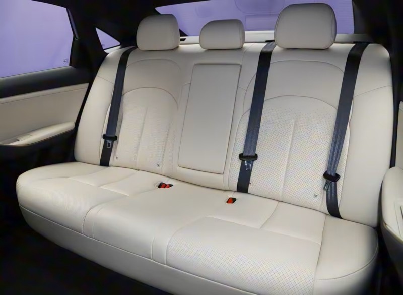 Sedan plug-in hybrid Nissan N6 bắt đầu được bán ở Trung Quốc, tiềm năng sẽ sớm đến Đông Nam Á Hàng ghế sau của Nissan N6