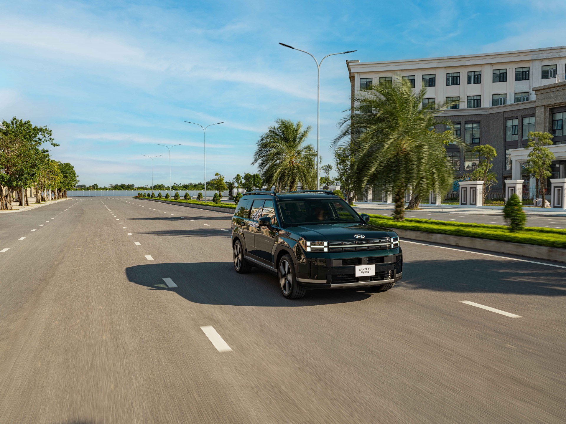 Hyundai Santa Fe Hybrid ra mắt Việt Nam, giá 1,369 tỷ đồng Hyundai Santa Fe Hybrid ra mắt Việt Nam, giá 1,369 tỷ đồng