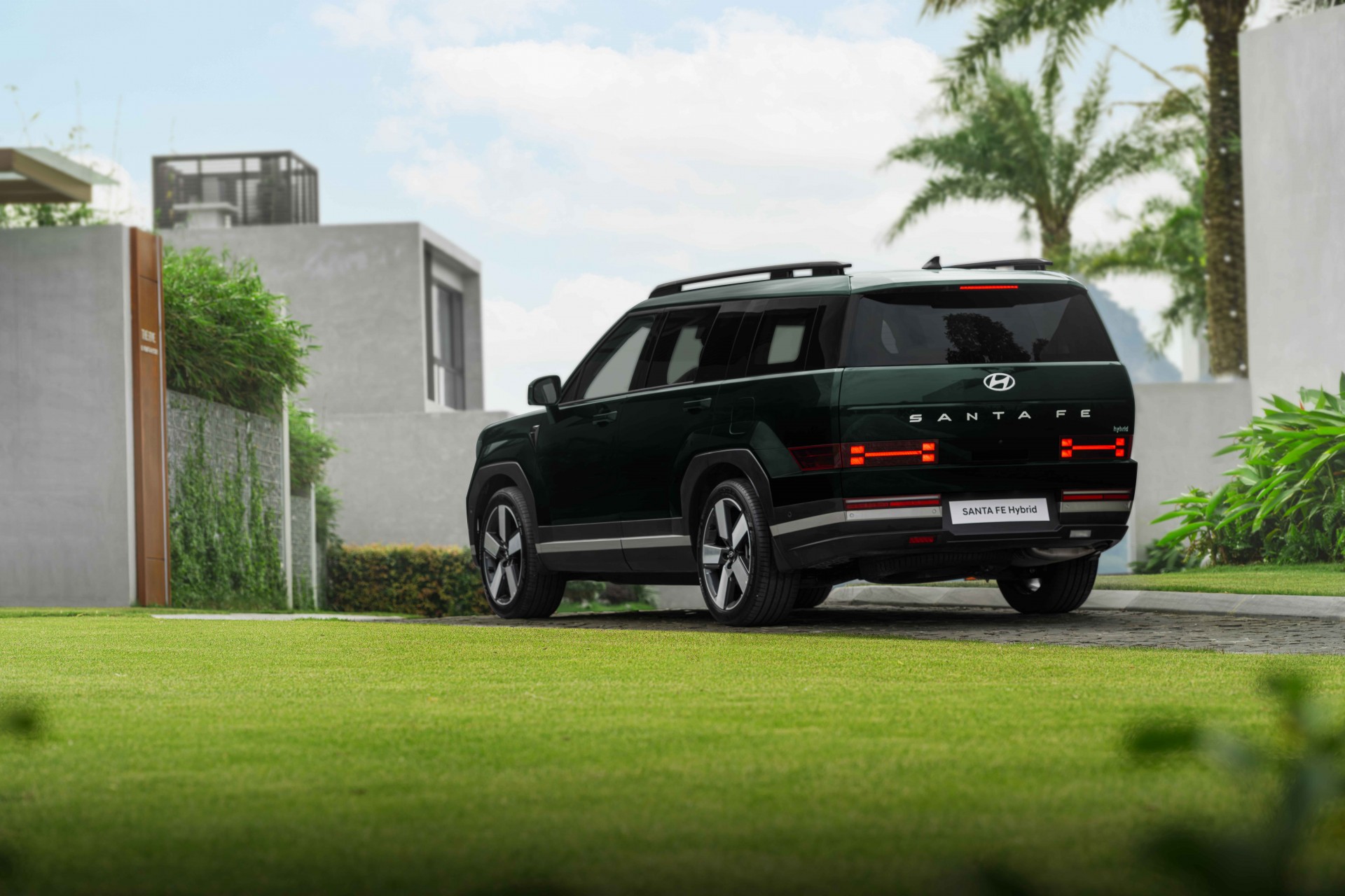 Hyundai Santa Fe Hybrid ra mắt Việt Nam, giá 1,369 tỷ đồng Hyundai Santa Fe Hybrid ra mắt Việt Nam, giá 1,369 tỷ đồng