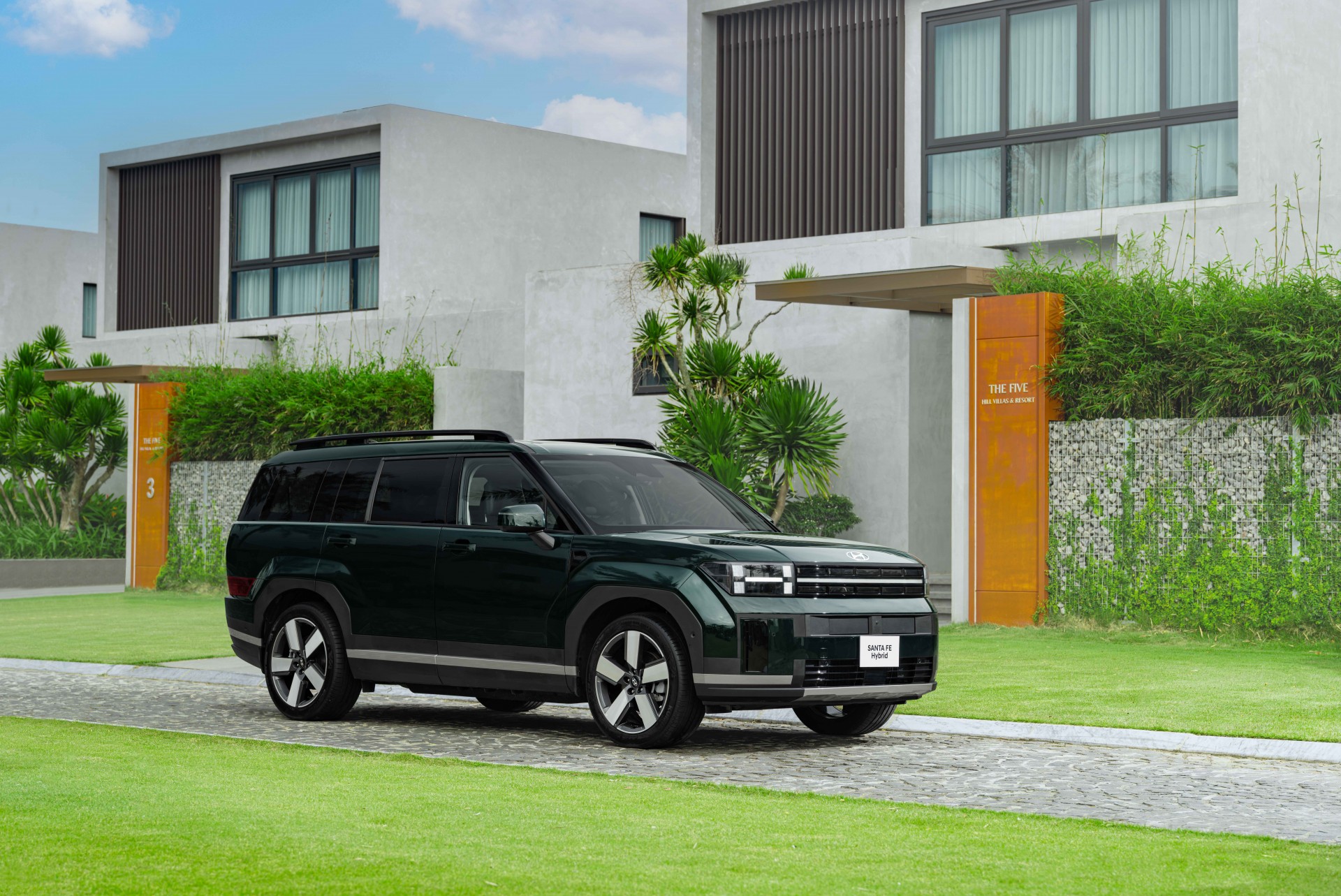Hyundai Santa Fe Hybrid ra mắt Việt Nam, giá 1,369 tỷ đồng Hyundai Santa Fe Hybrid ra mắt Việt Nam, giá 1,369 tỷ đồng
