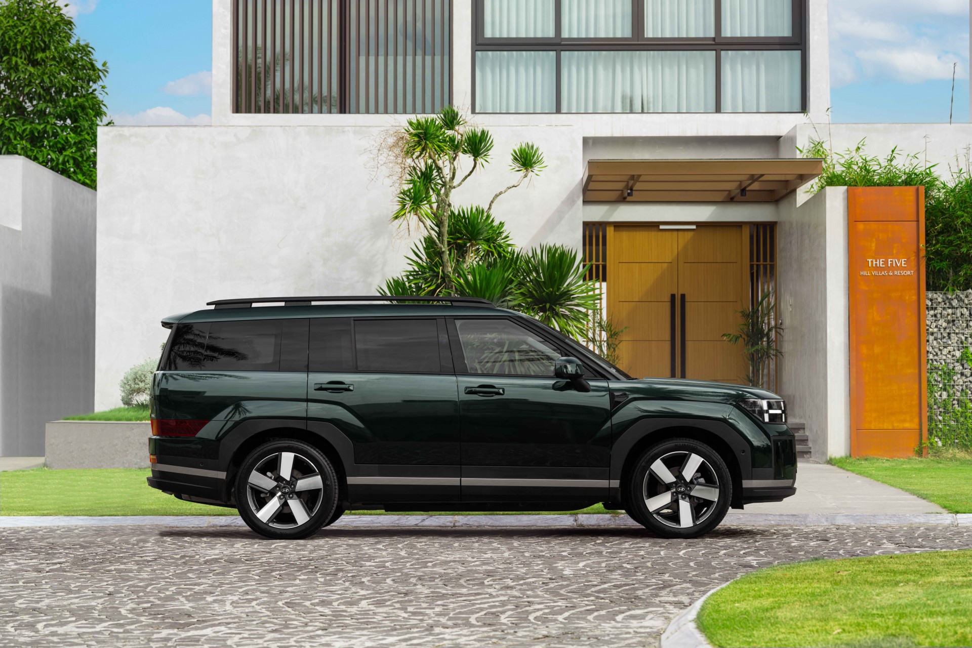 Hyundai Santa Fe Hybrid ra mắt Việt Nam, giá 1,369 tỷ đồng Hyundai Santa Fe Hybrid ra mắt Việt Nam, giá 1,369 tỷ đồng