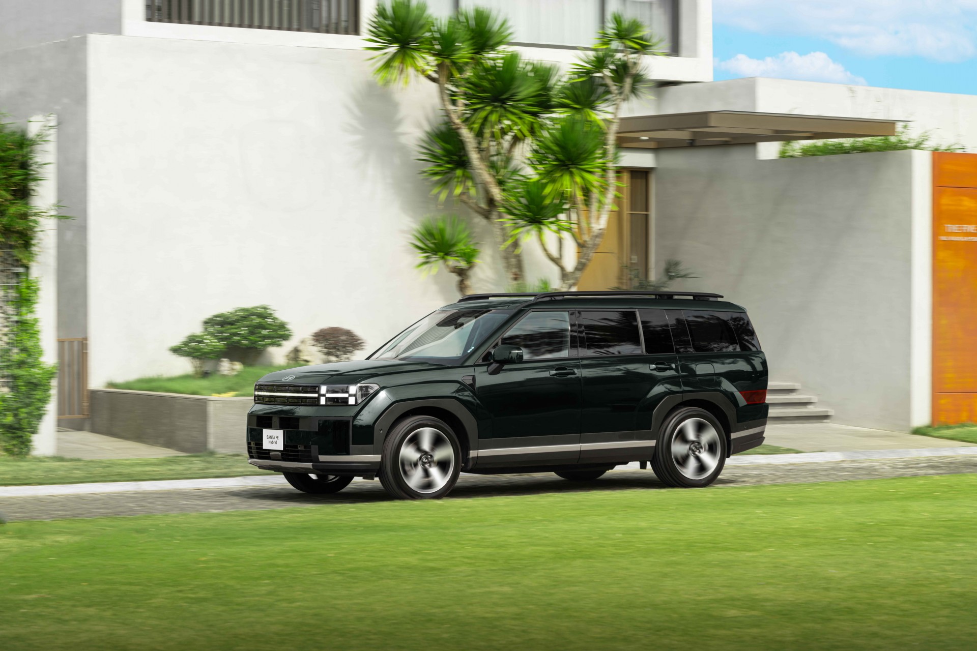 Hyundai Santa Fe Hybrid ra mắt Việt Nam, giá 1,369 tỷ đồng Hyundai Santa Fe Hybrid ra mắt Việt Nam, giá 1,369 tỷ đồng