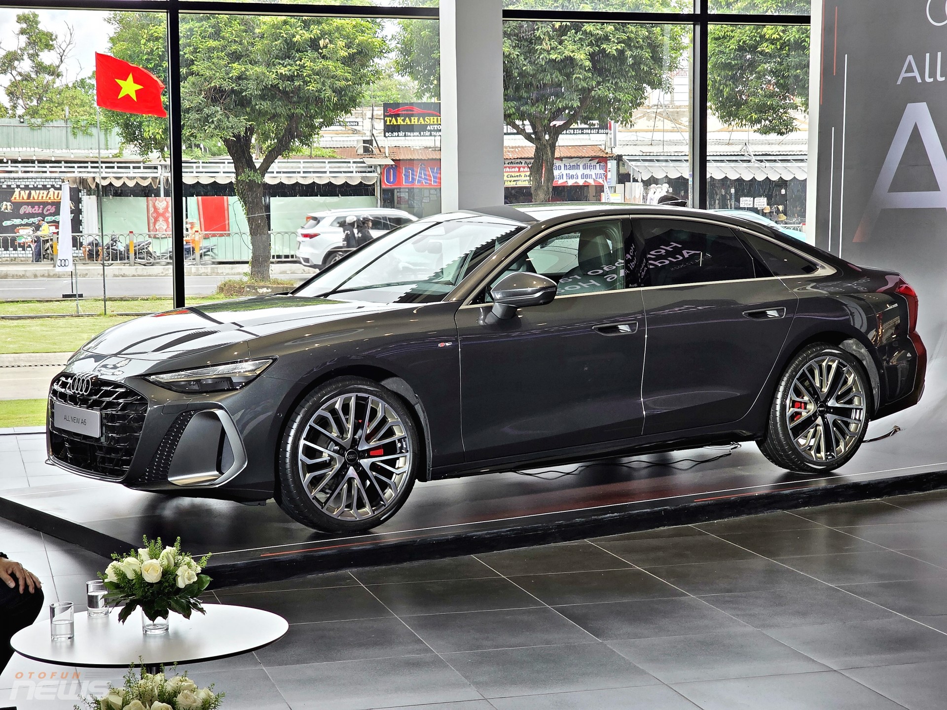 Audi A6 S Line 2025 ra mắt Việt Nam, nhập khẩu Đức với giá 2,799 tỷ đồng Audi A6 S Line 2025 ra mắt Việt Nam, nhập khẩu Đức với giá 2,799 tỷ đồng